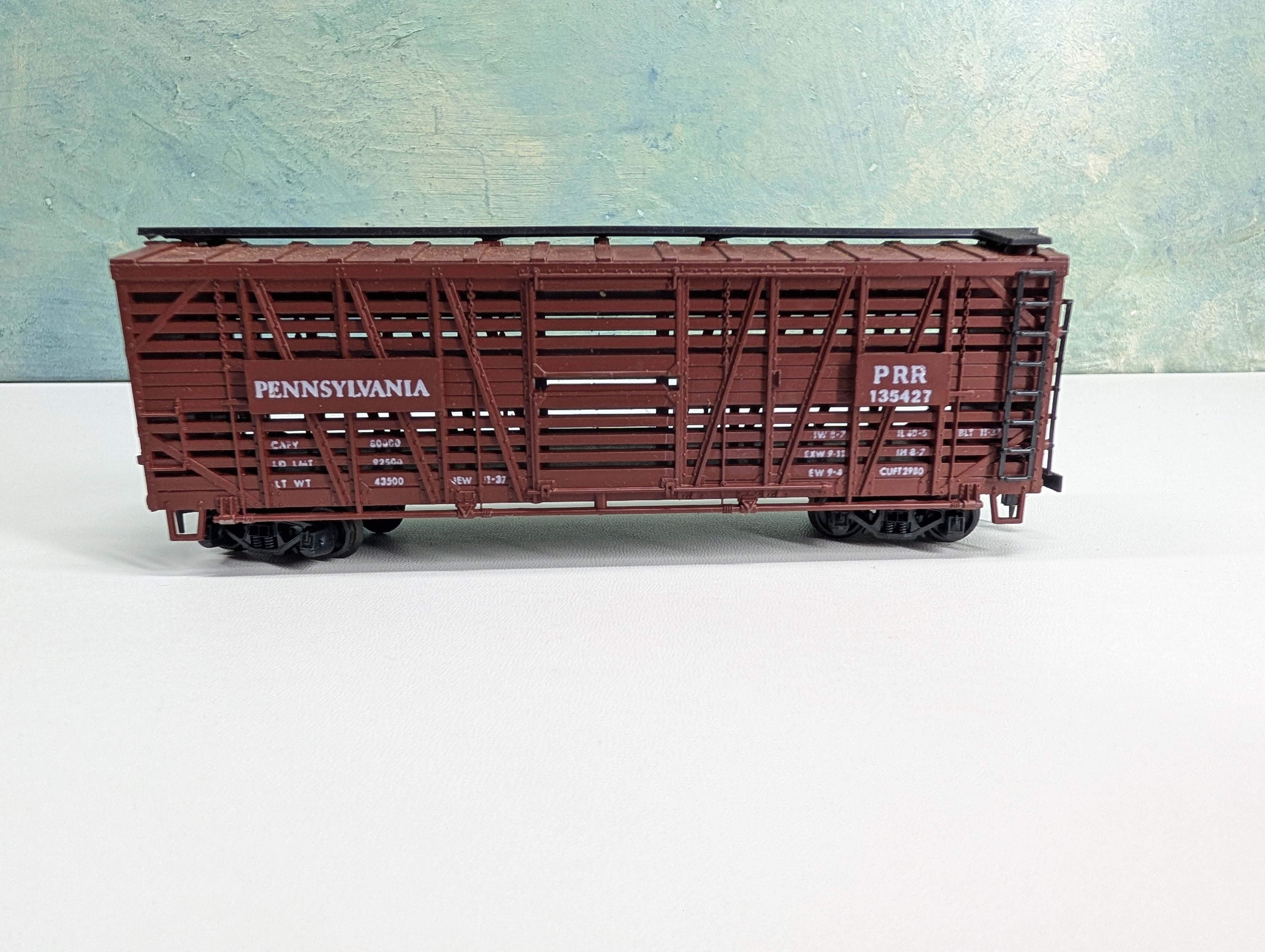 USED AHM HO Scale 40' Cattle Livestock Car Pennsylvania PRR #135427