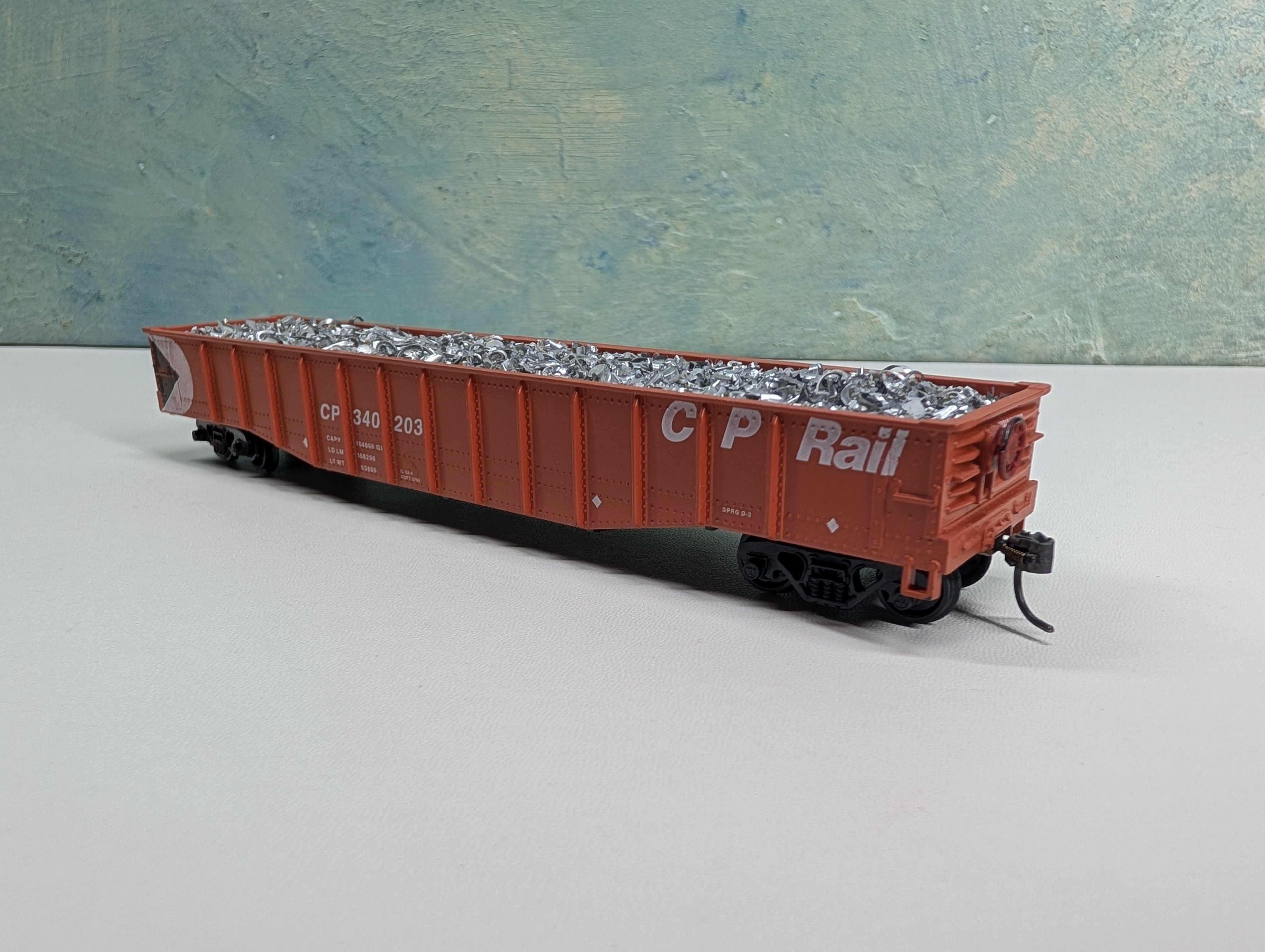 USED Athearn HO Scale 50' Gondola w/ Scrap Load Canadian Pacific CP #340203