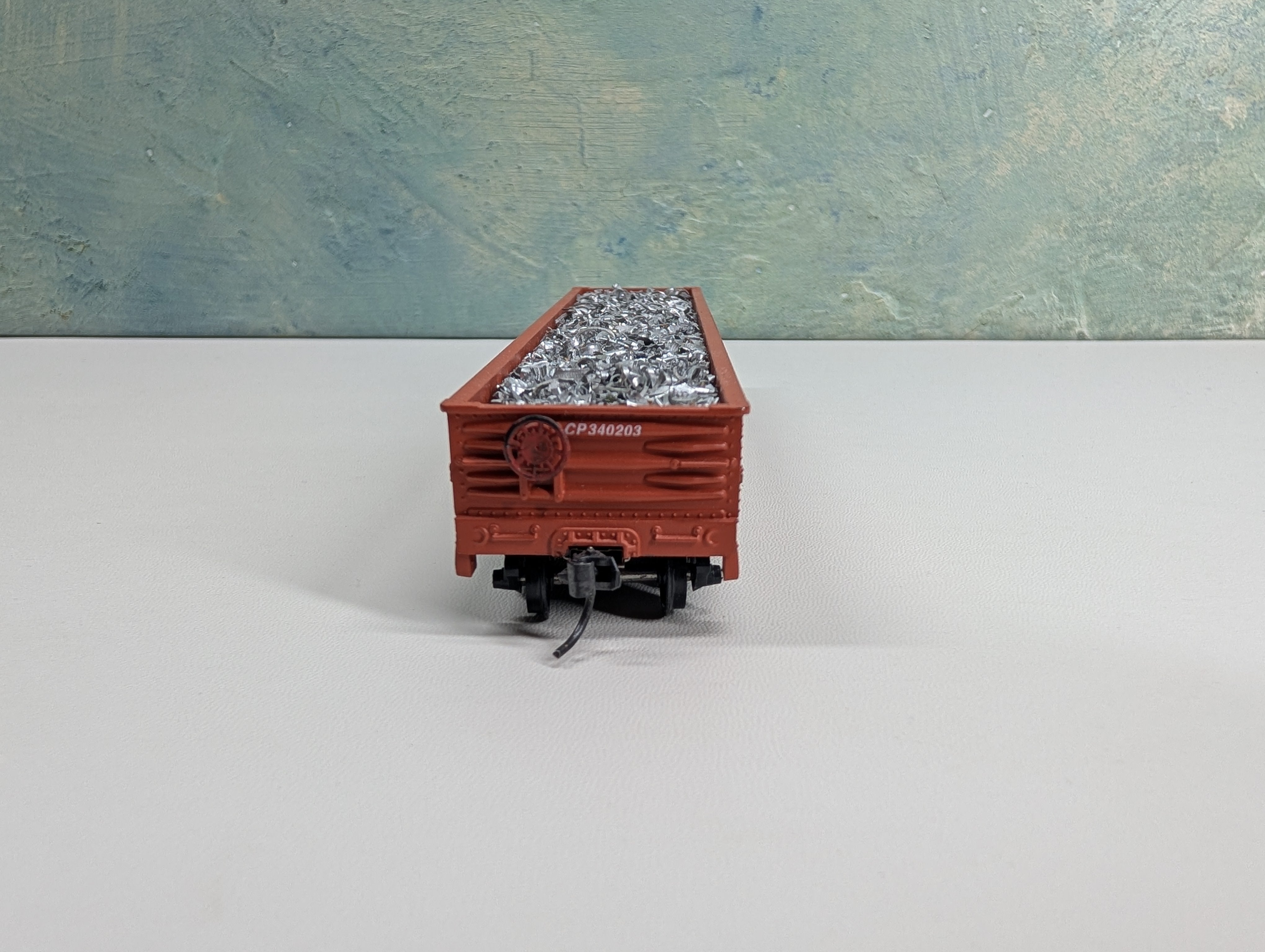 USED Athearn HO Scale 50' Gondola w/ Scrap Load Canadian Pacific CP #340203