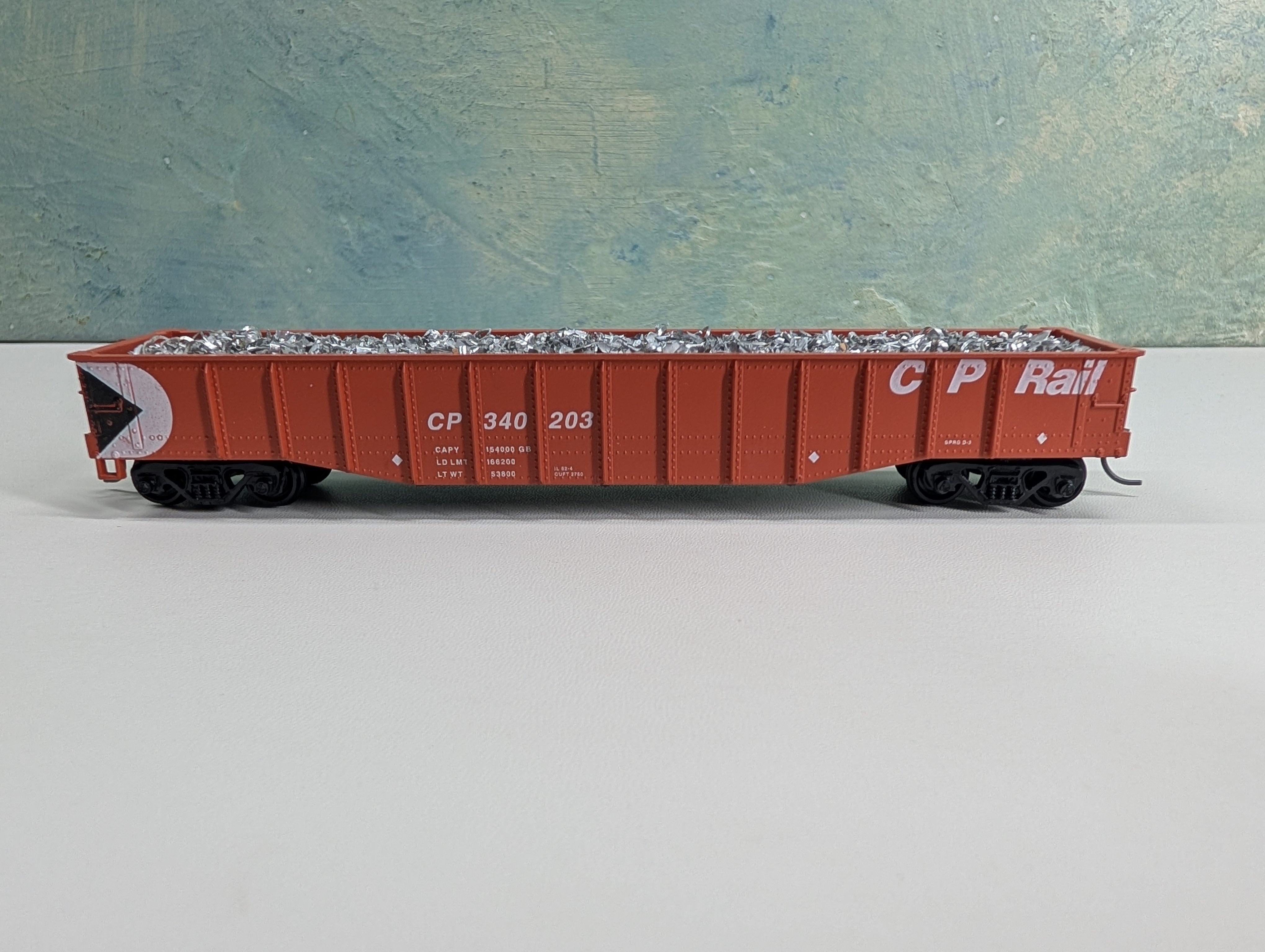 USED Athearn HO Scale 50' Gondola w/ Scrap Load Canadian Pacific CP #340203
