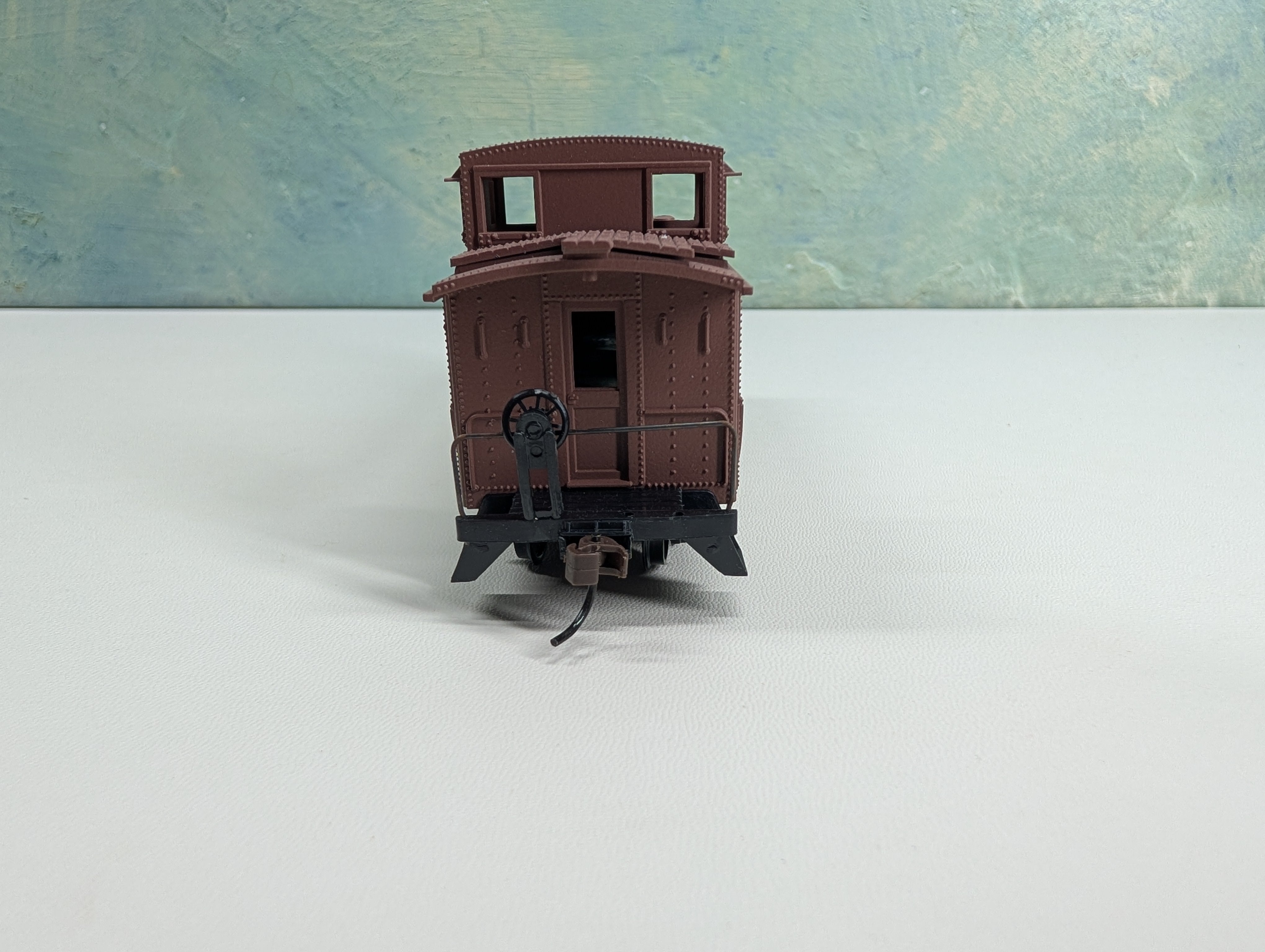 USED Athearn 1266 HO Scale Cupola Caboose Northern Pacific NP #1987