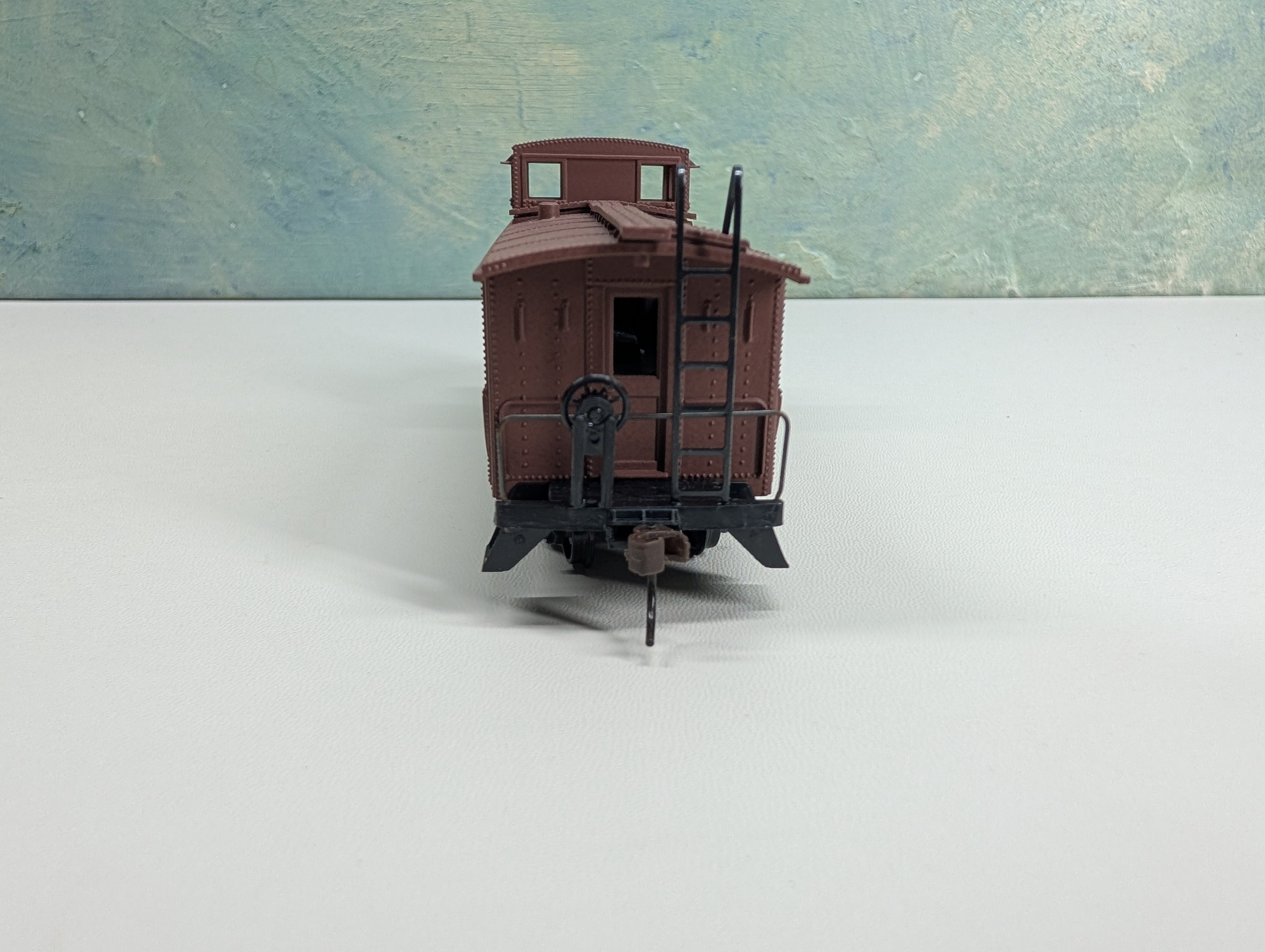 USED Athearn 1266 HO Scale Cupola Caboose Northern Pacific NP #1987