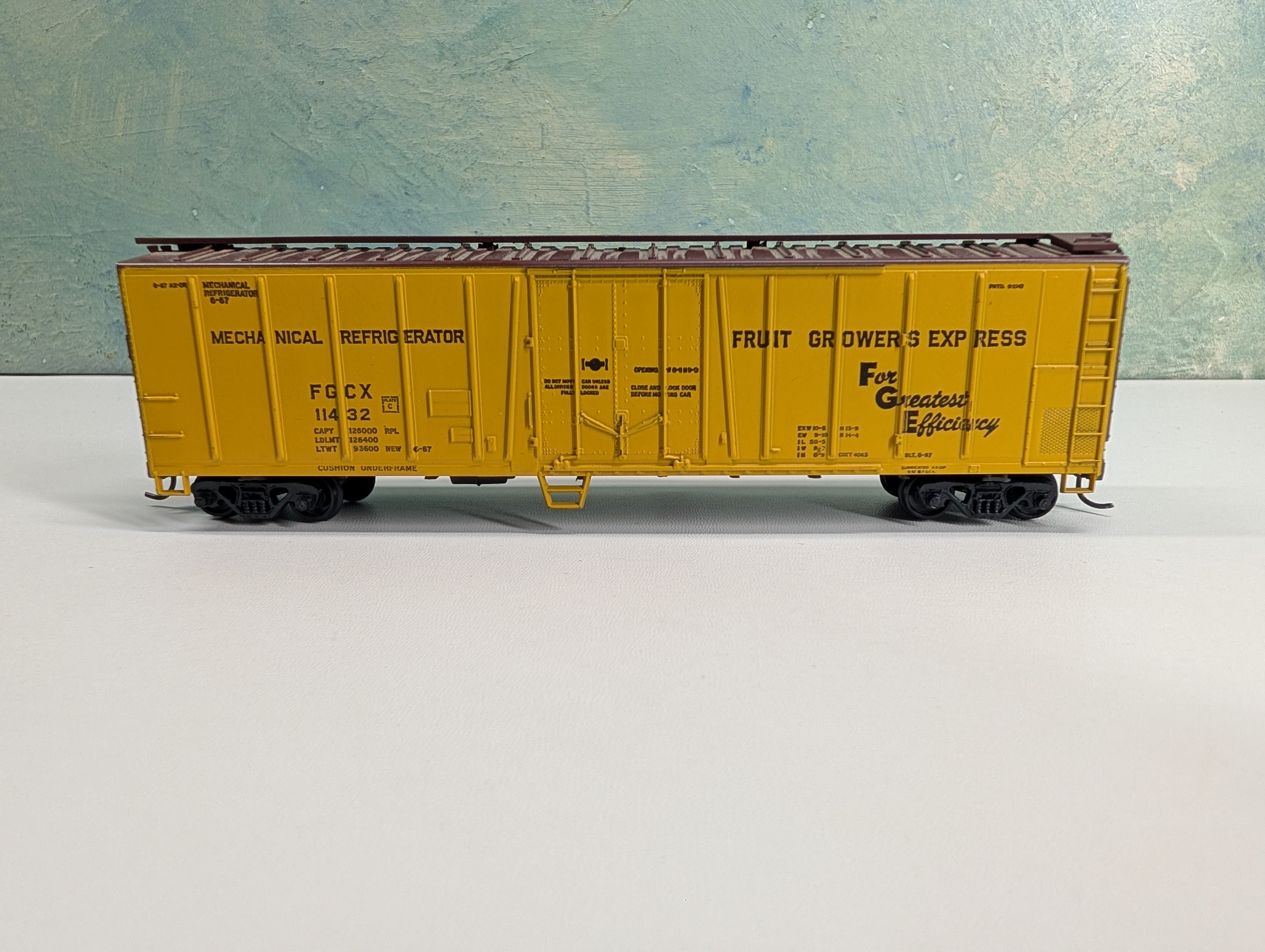 USED Athearn HO Scale 50' Mech Reefer Box Car Fruit Growers Express FGCX #11432