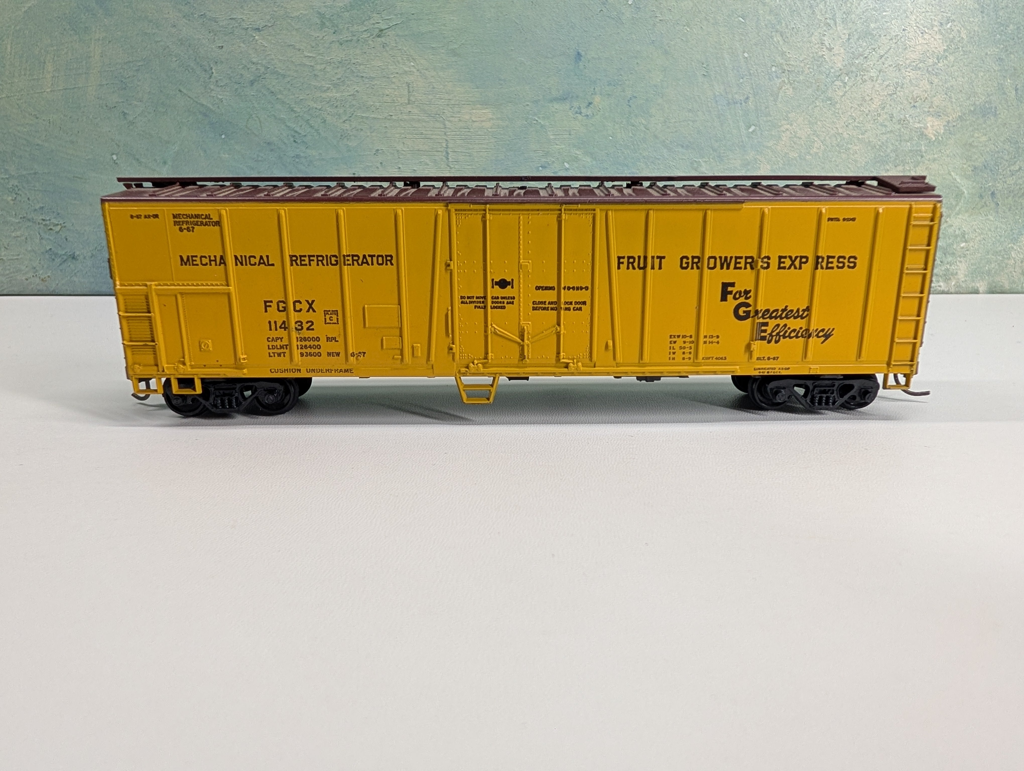 USED Athearn HO Scale 50' Mech Reefer Box Car Fruit Growers Express FGCX #11432