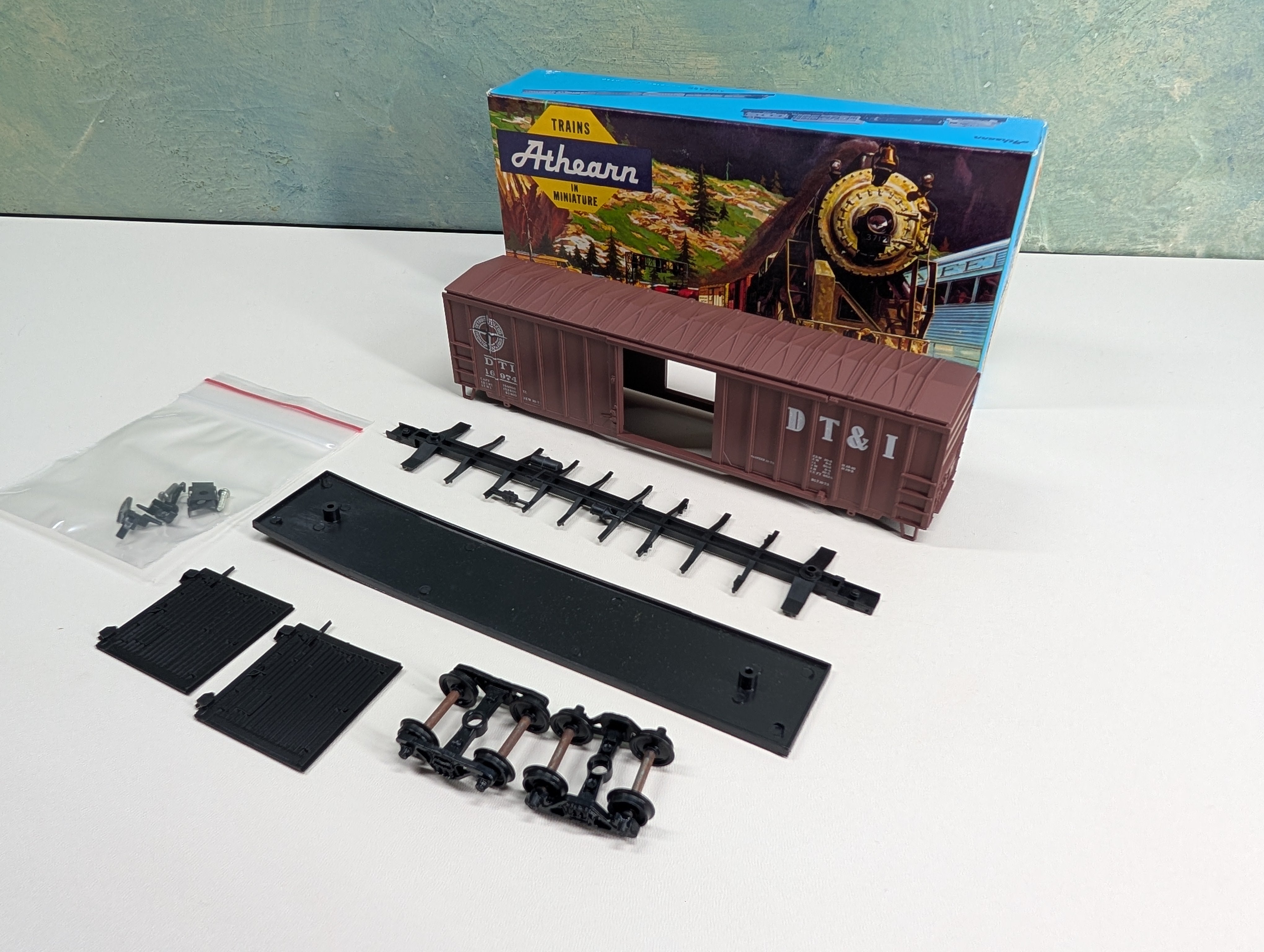 USED Athearn HO Scale 50' ACF SD Railbox Box Car Detroit Toledo & Ironton DTI #16974 Bev-Bel KIT