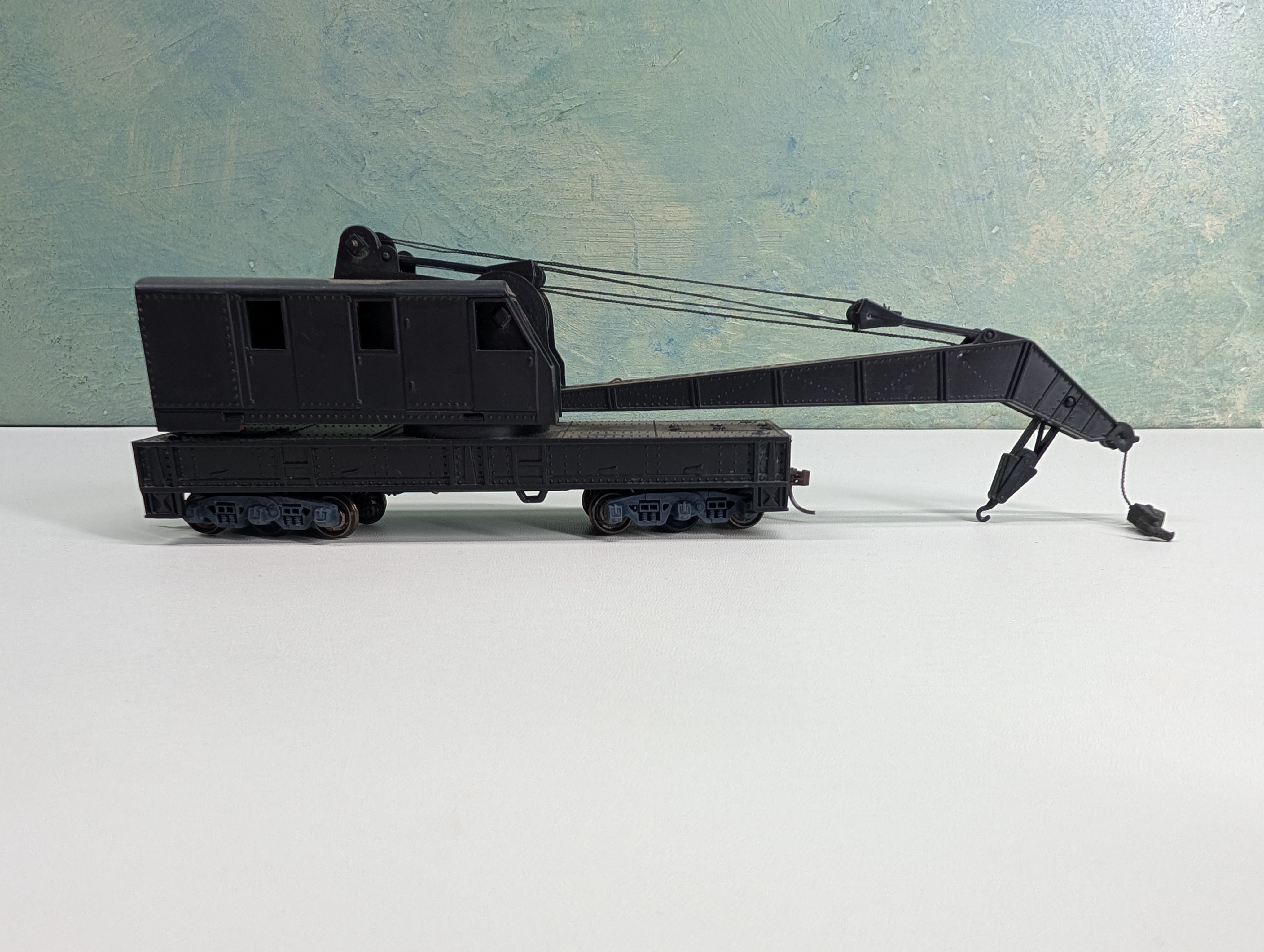 USED Athearn HO Scale Undecorated Black MOW Crane Car