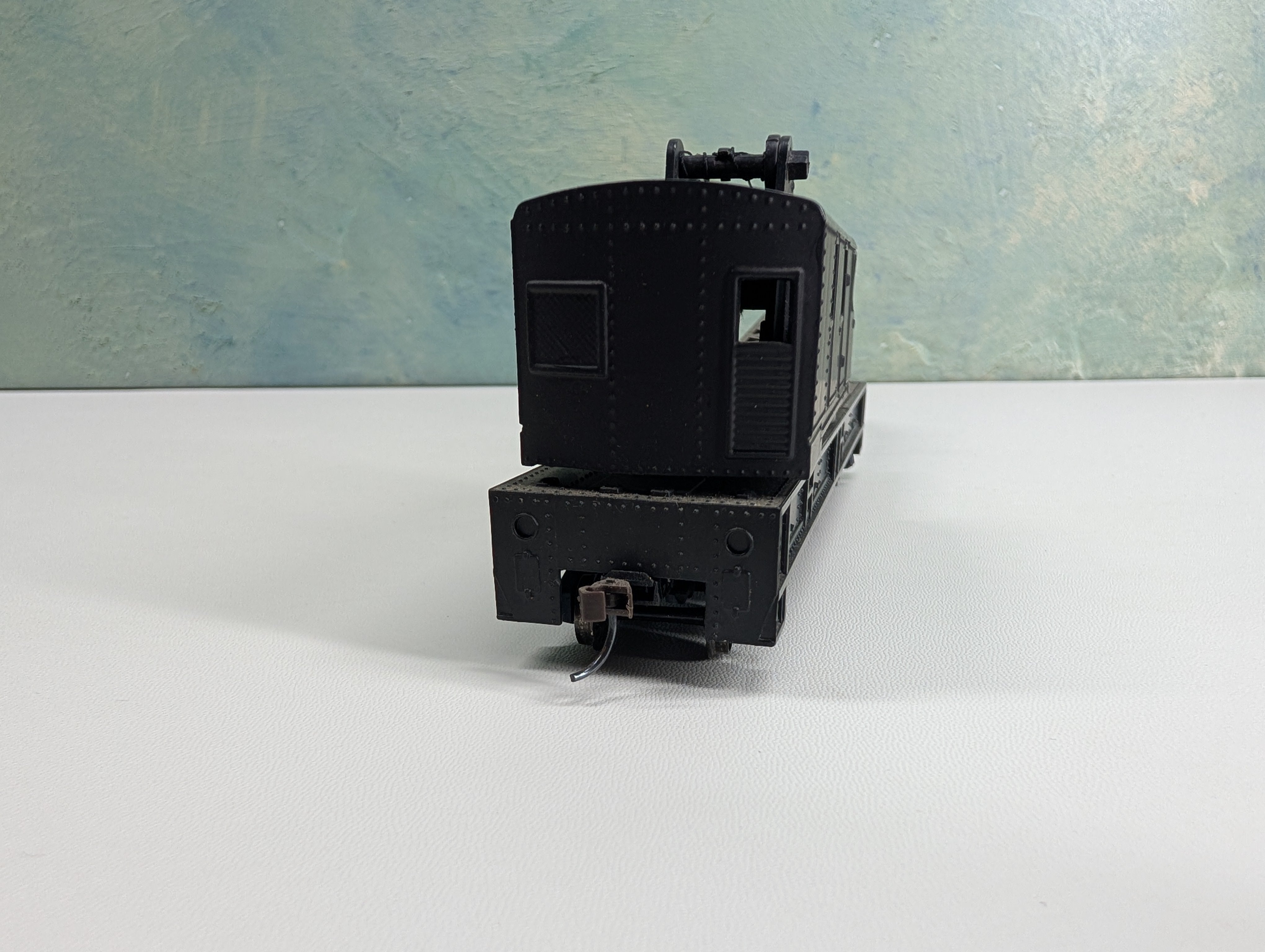 USED Athearn HO Scale Undecorated Black MOW Crane Car