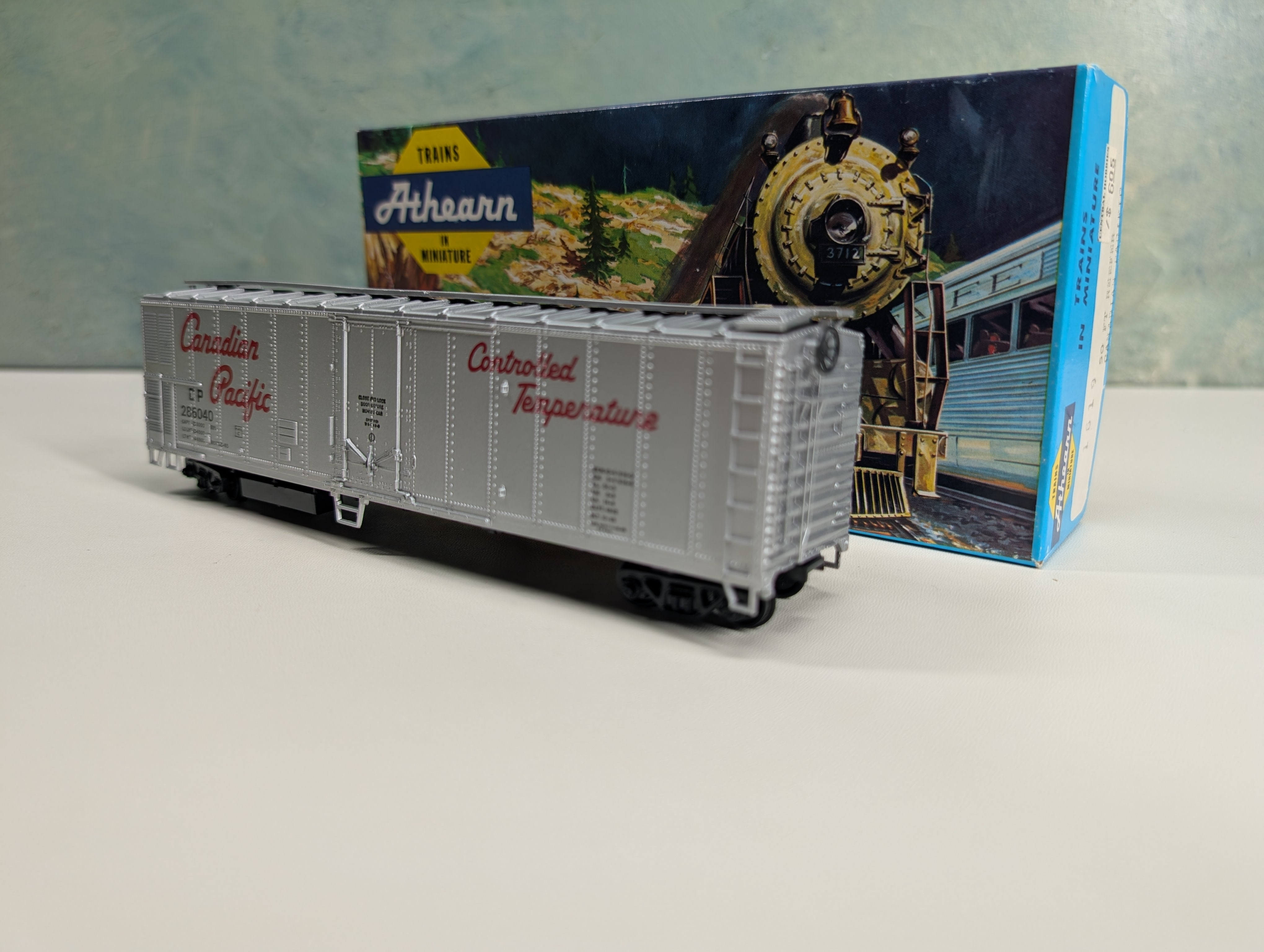 USED Athearn HO Scale 50' Reefer Canadian Pacific CP #286040 Controlled Temperature