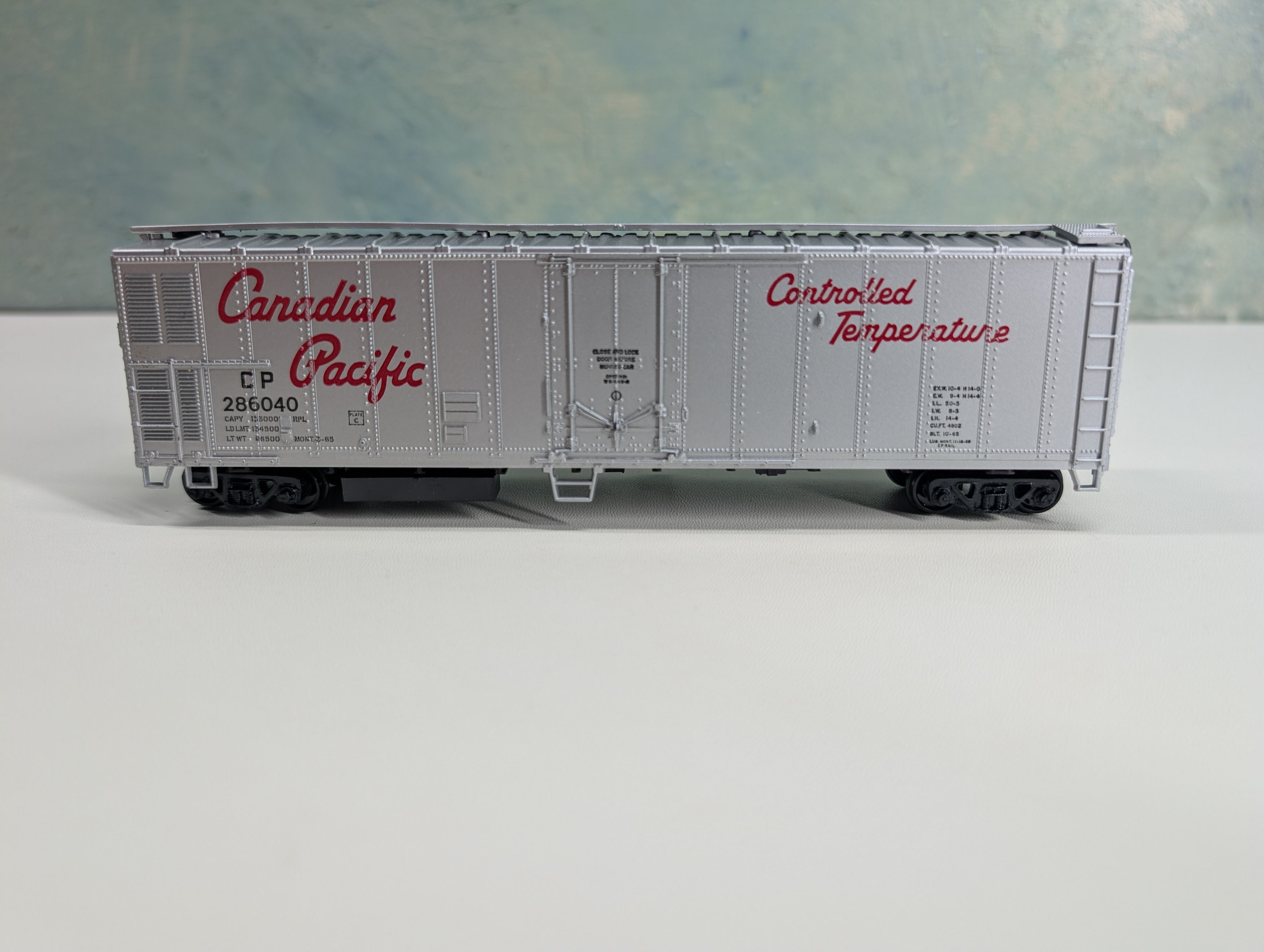USED Athearn HO Scale 50' Reefer Canadian Pacific CP #286040 Controlled Temperature
