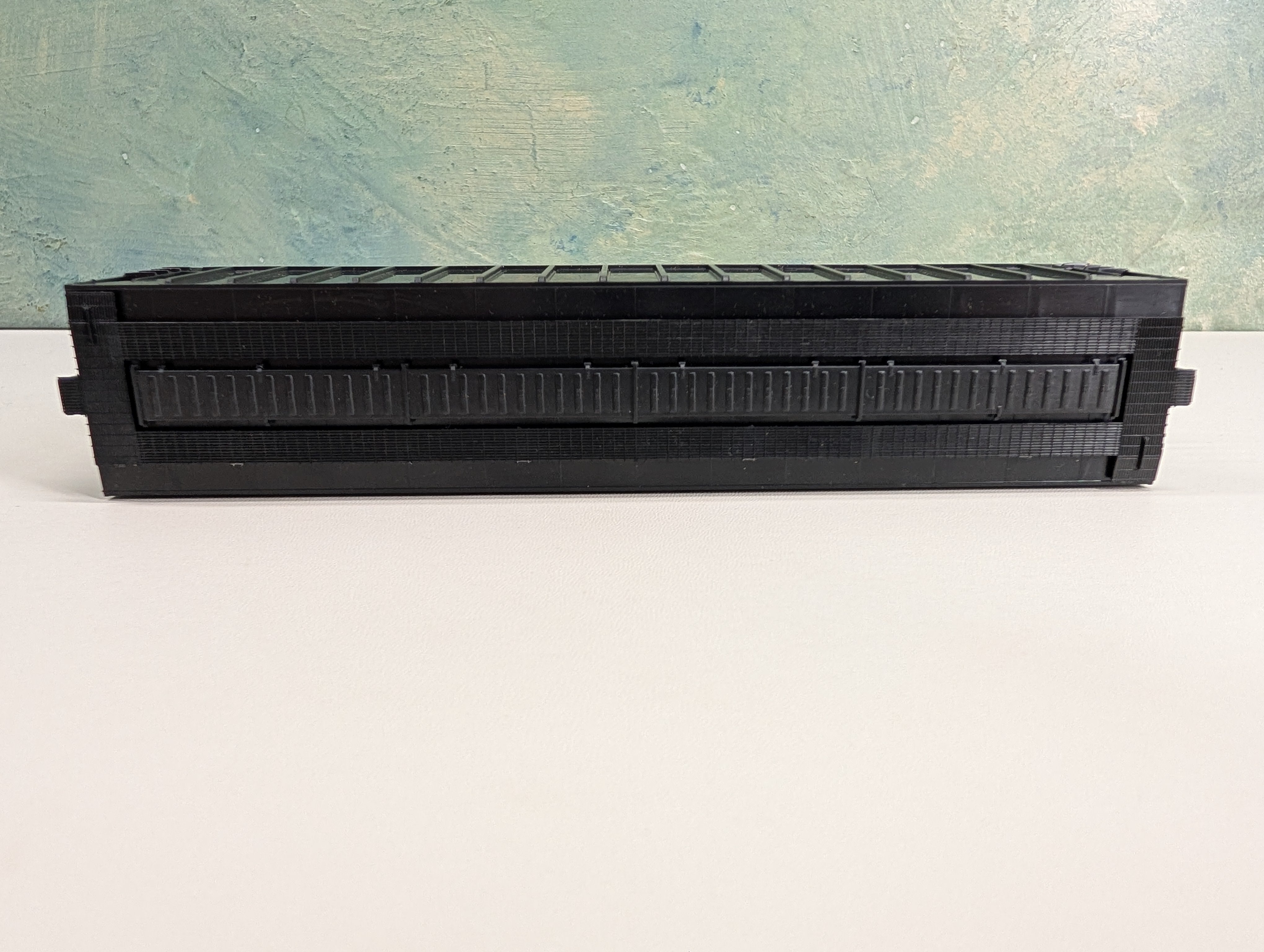 USED Athearn HO Scale 54' Covered Hopper Black Undecorated