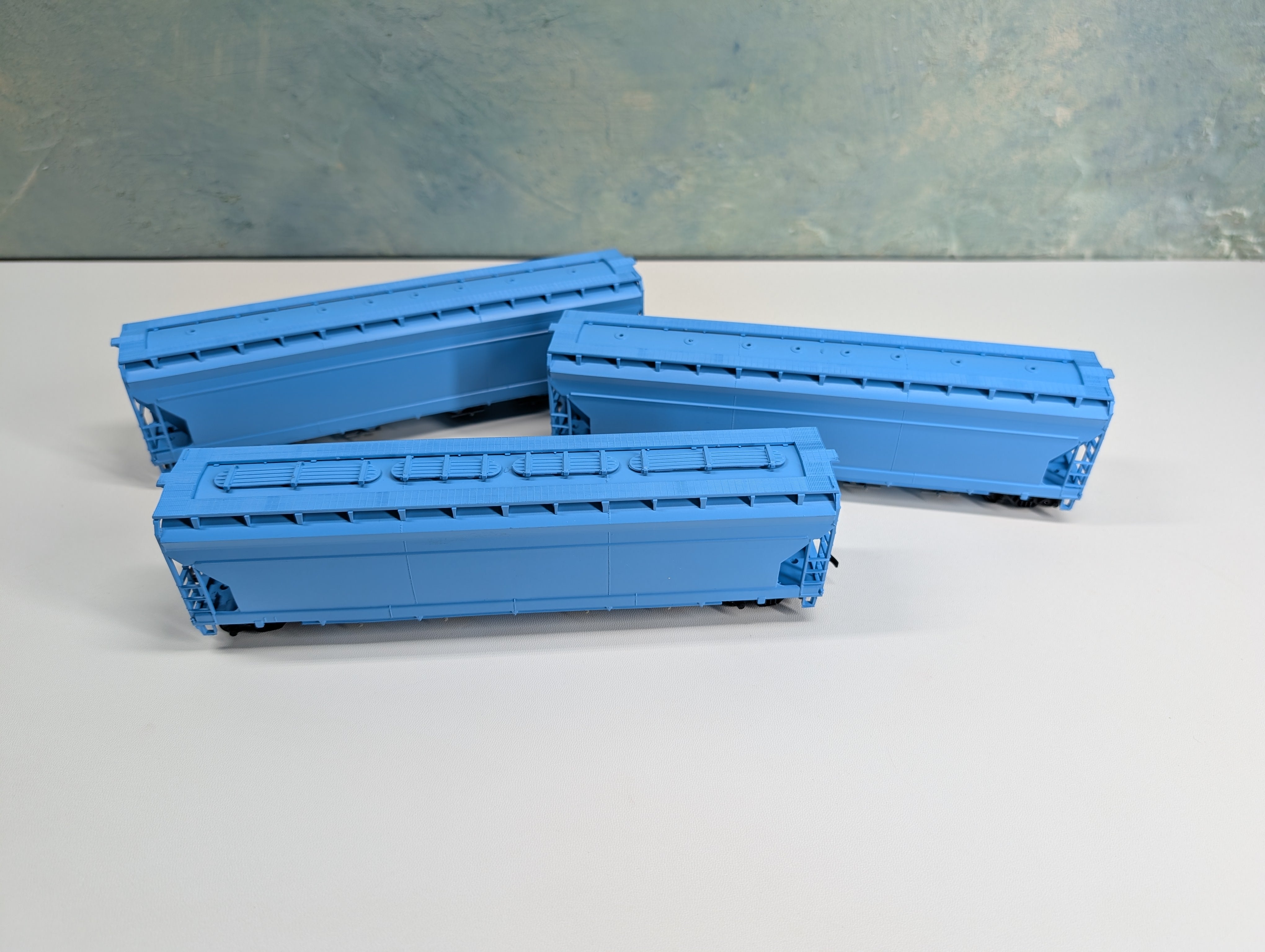 USED Athearn HO Scale Lot of ACF Covered Hoppers Blue Undecorated (3 pcs)