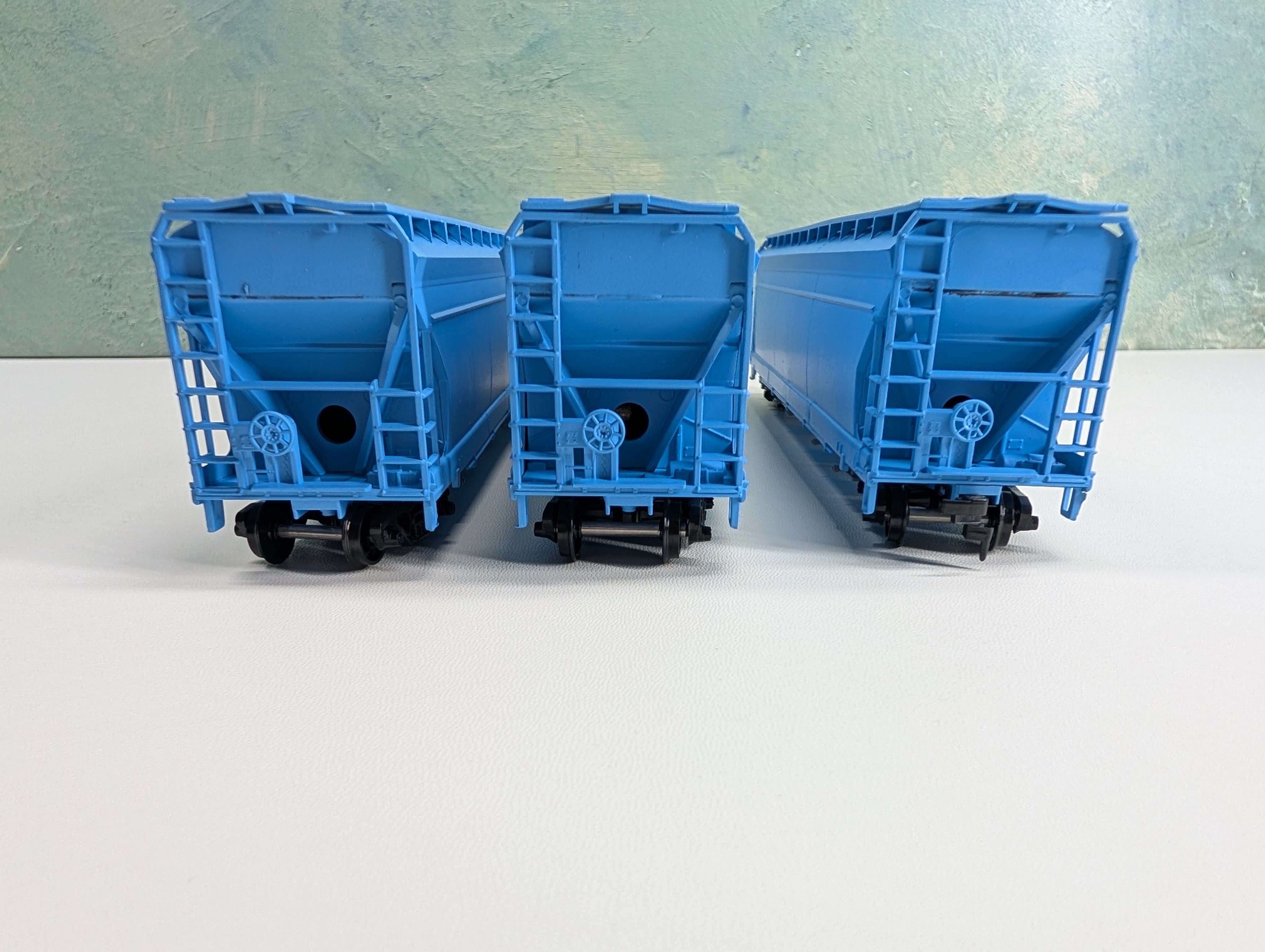 USED Athearn HO Scale Lot of ACF Covered Hoppers Blue Undecorated (3 pcs)