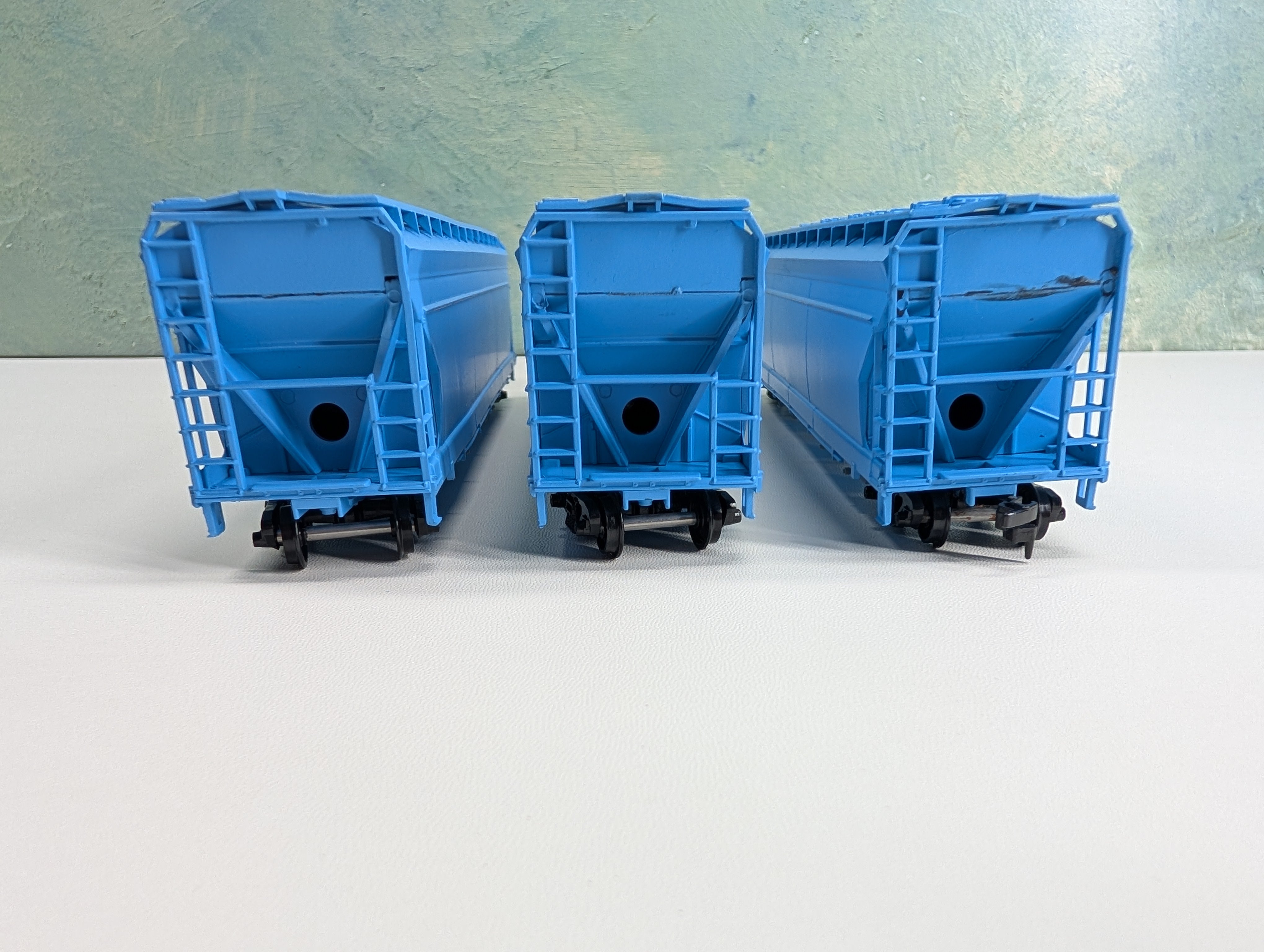USED Athearn HO Scale Lot of ACF Covered Hoppers Blue Undecorated (3 pcs)