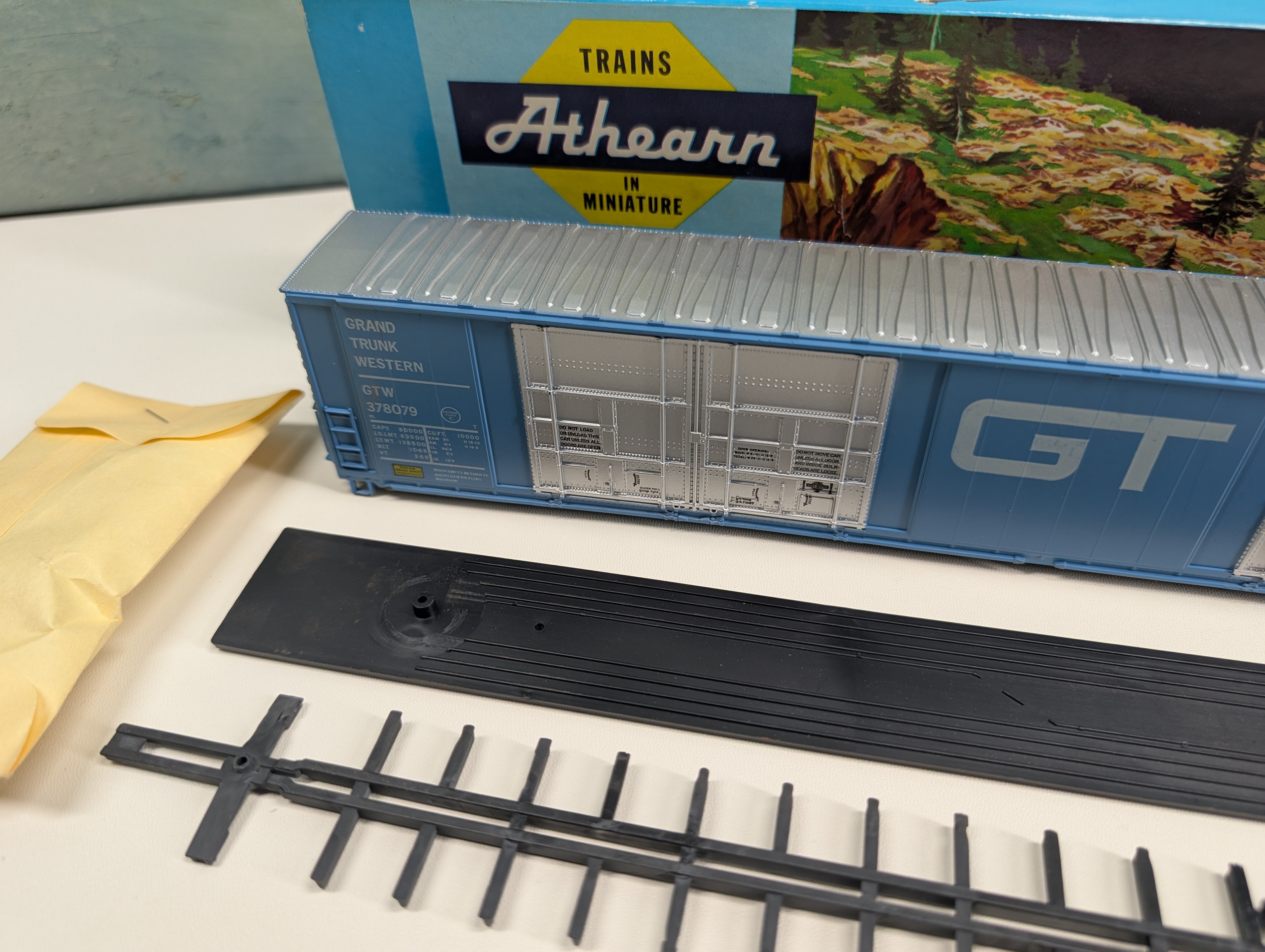USED Athearn 1988 HO Scale 86' HI-Cube Box Car Grand Trunk Western GTW #378079 KIT