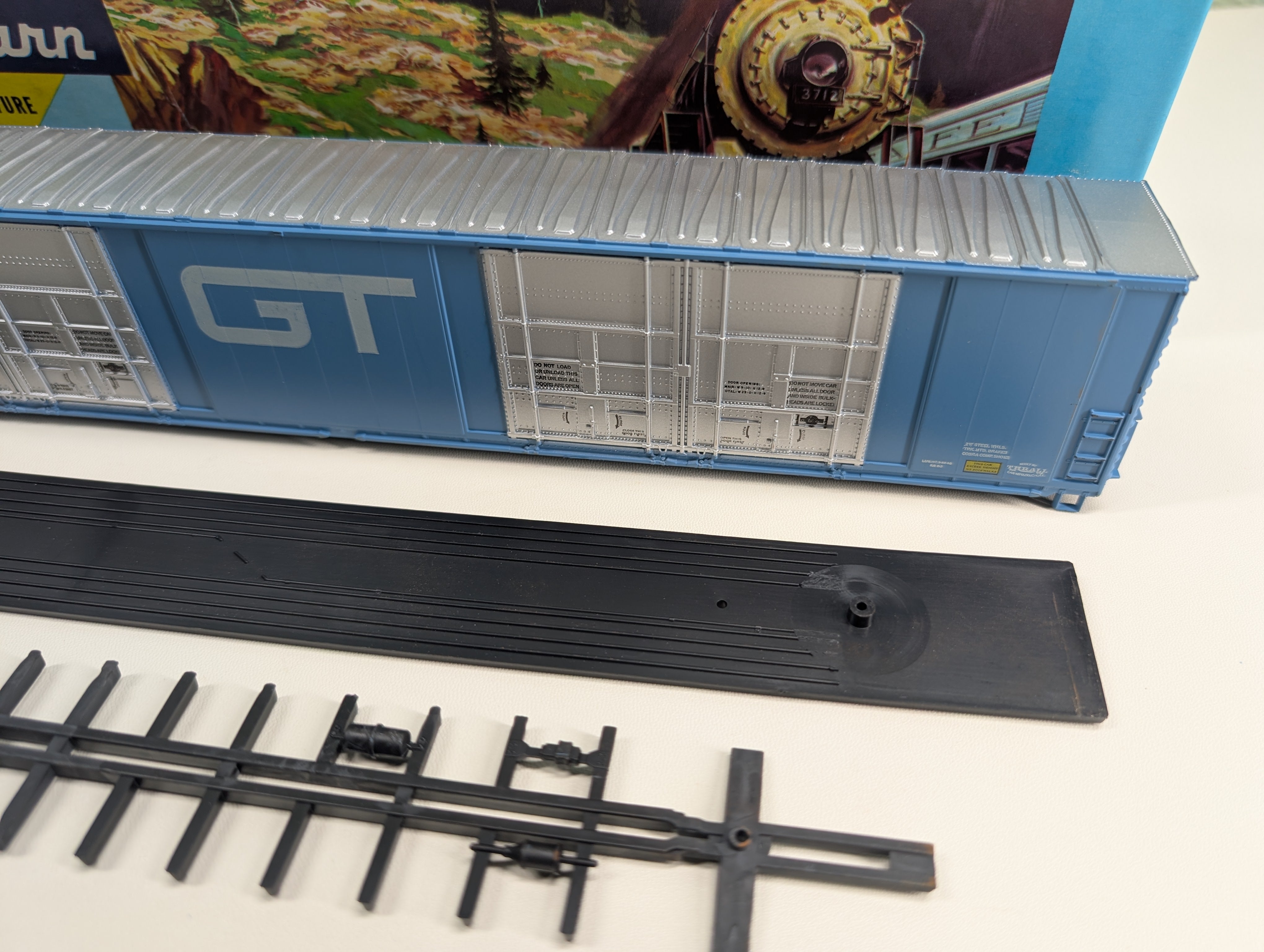 USED Athearn 1988 HO Scale 86' HI-Cube Box Car Grand Trunk Western GTW #378079 KIT