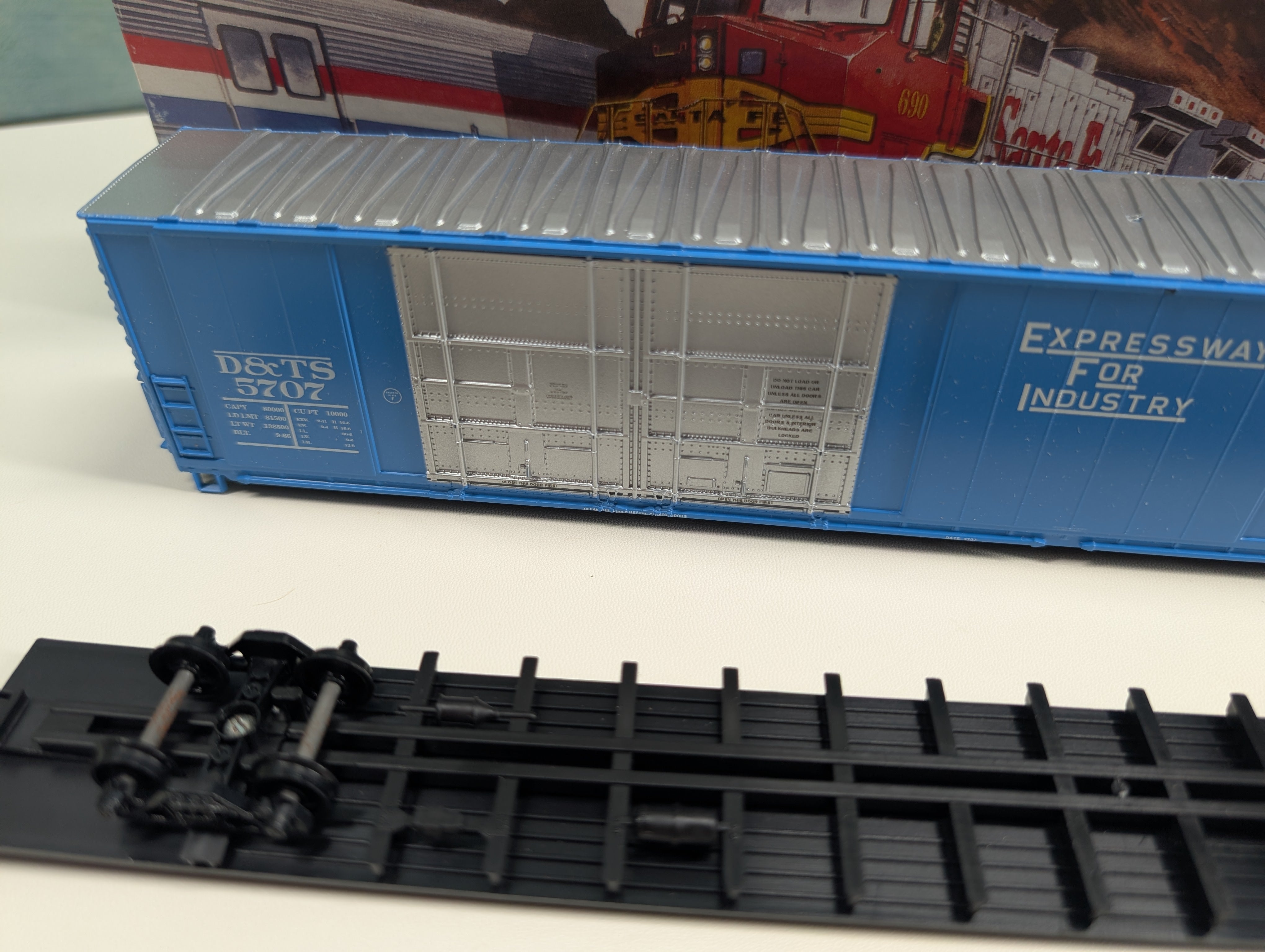 USED Athearn 1997 HO Scale 86' HI-Cube Box Car Detroit, Toledo Shoreline DT&S #5707 KIT