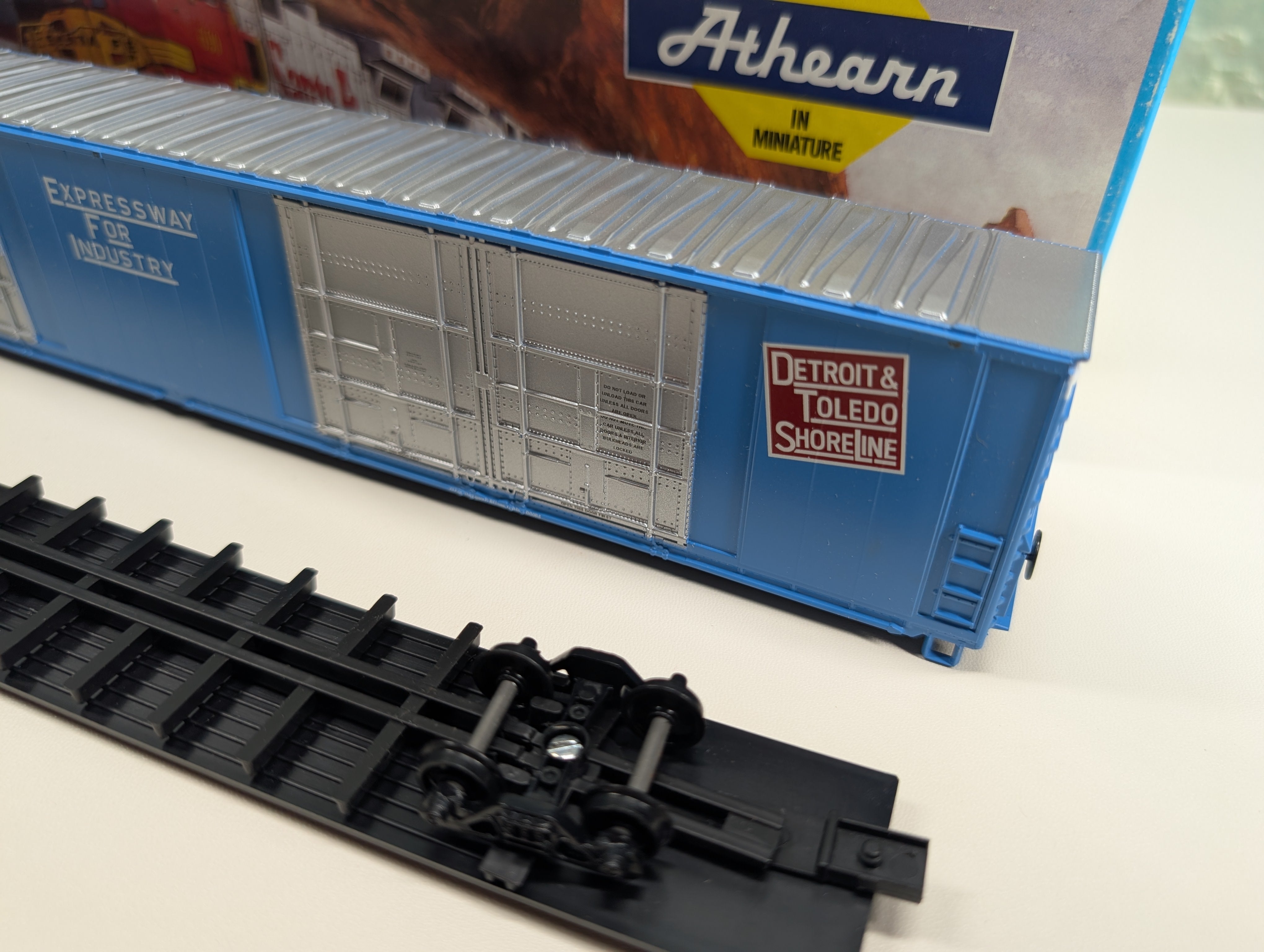 USED Athearn 1997 HO Scale 86' HI-Cube Box Car Detroit, Toledo Shoreline DT&S #5707 KIT