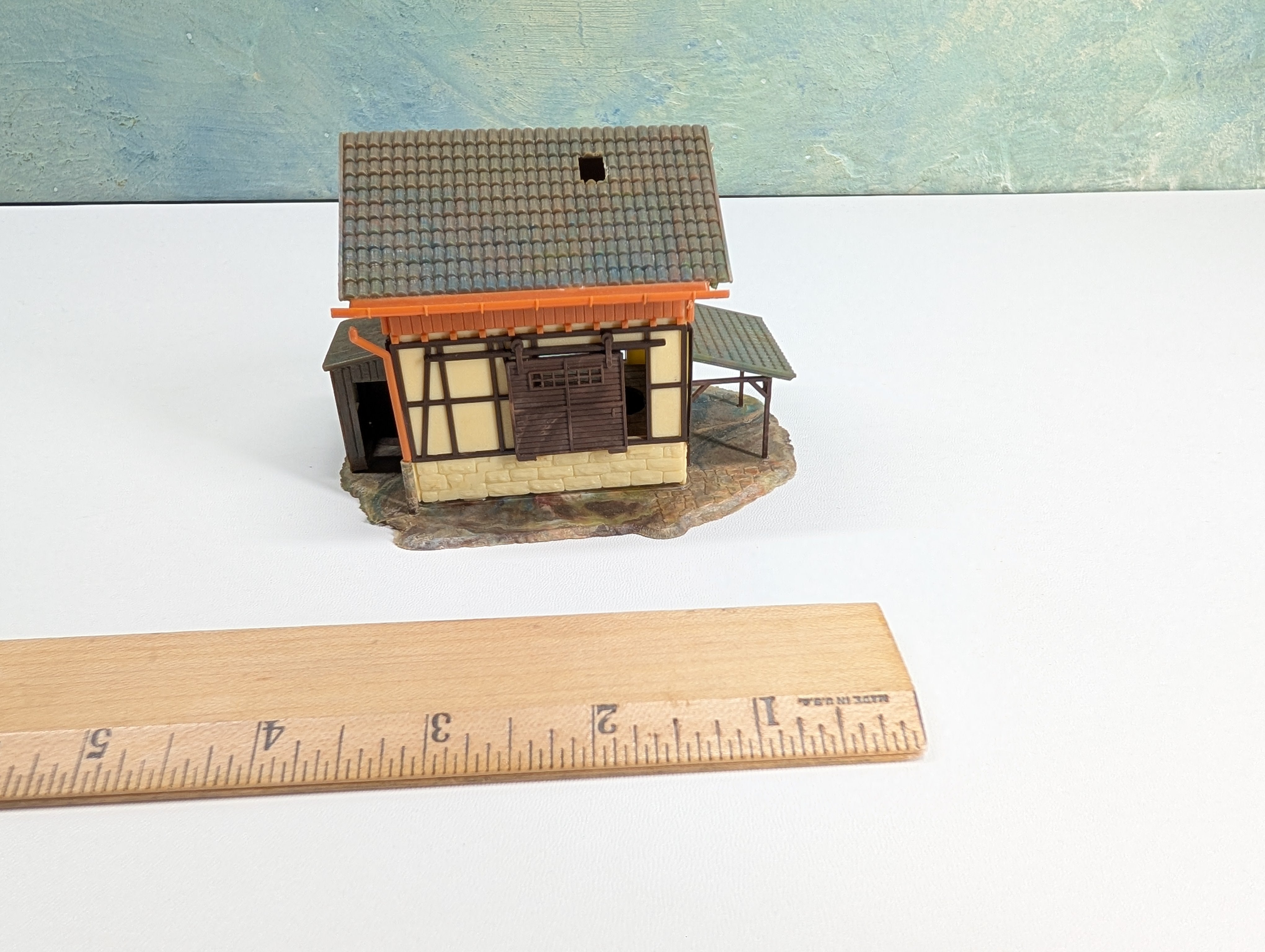 USED Faller 156 HO Scale German Buidling with Dock