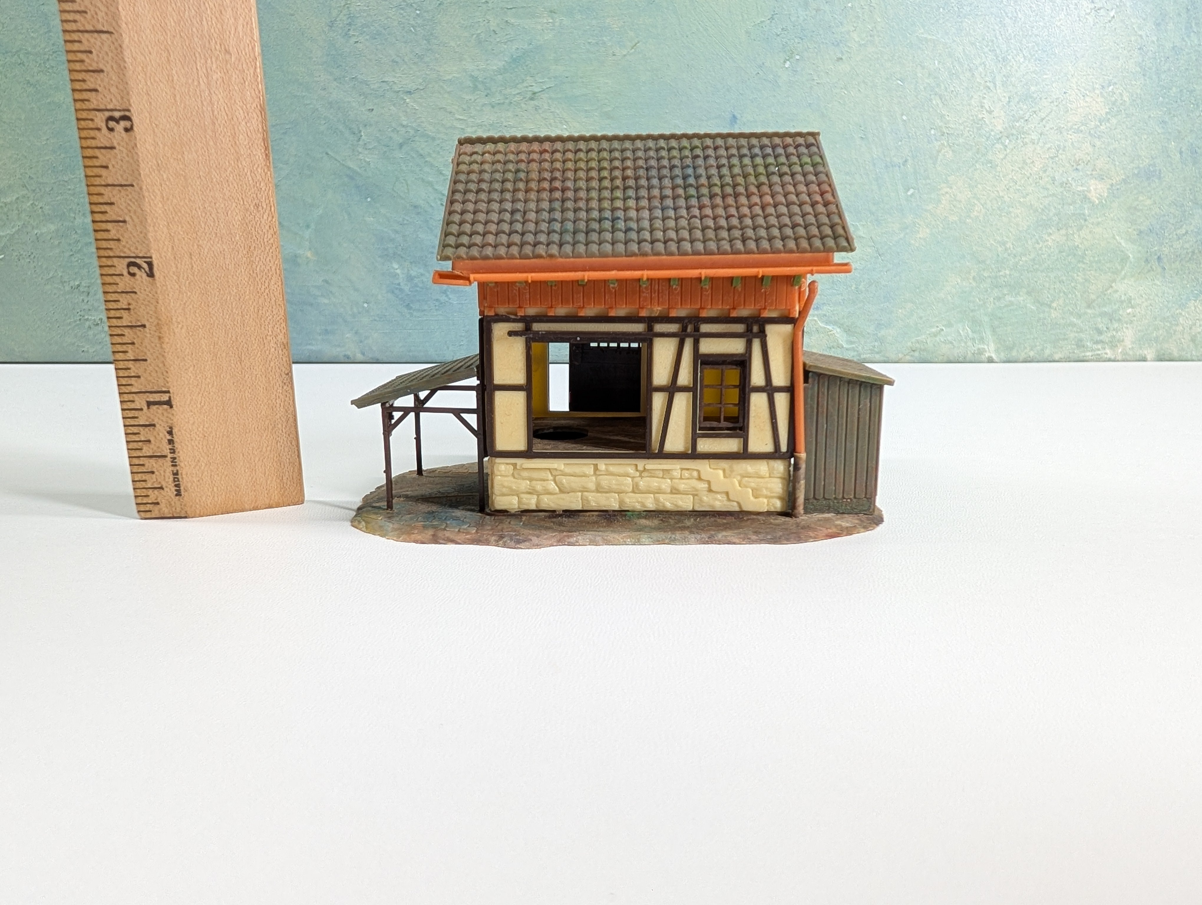 USED Faller 156 HO Scale German Buidling with Dock