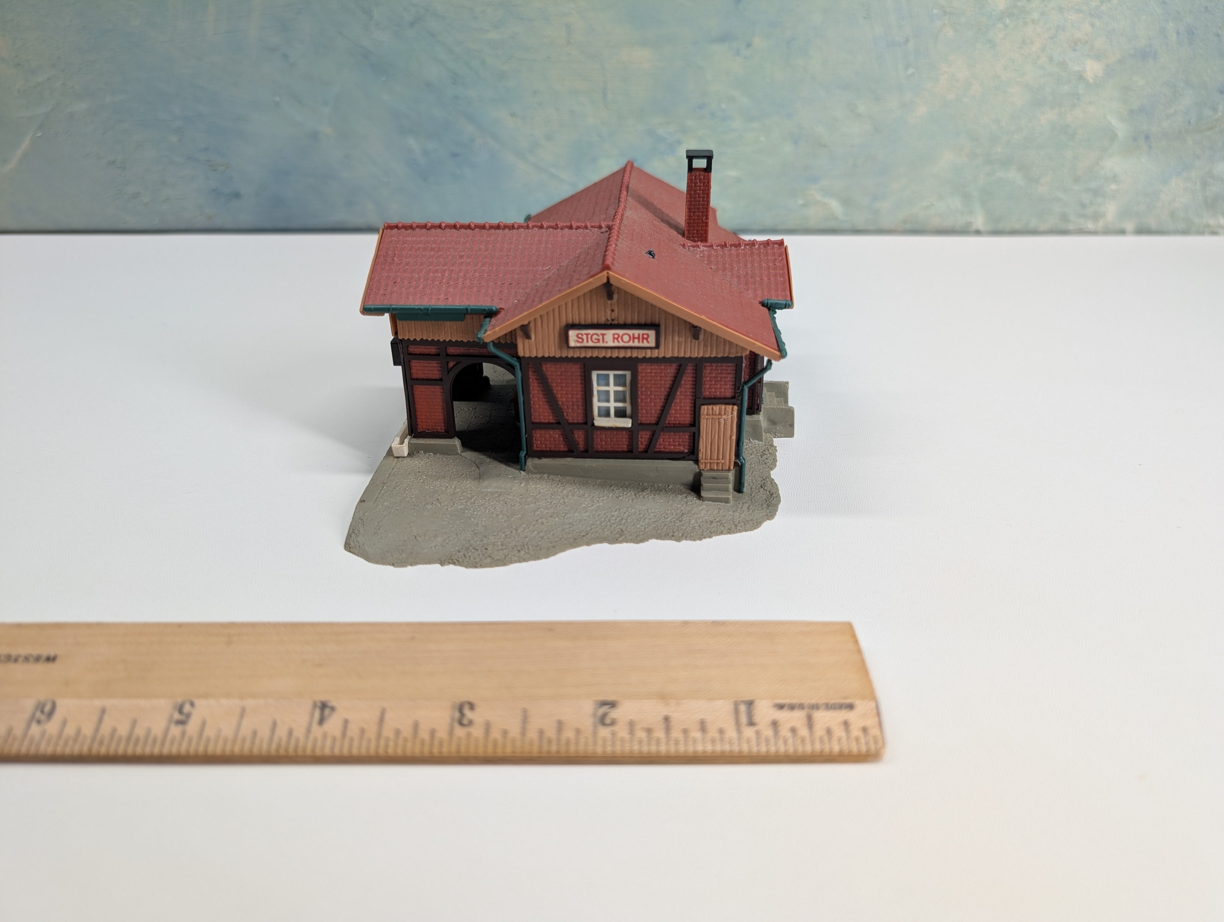 USED Kibri 909 HO Scale Stuttgart Station, German Railroad Station
