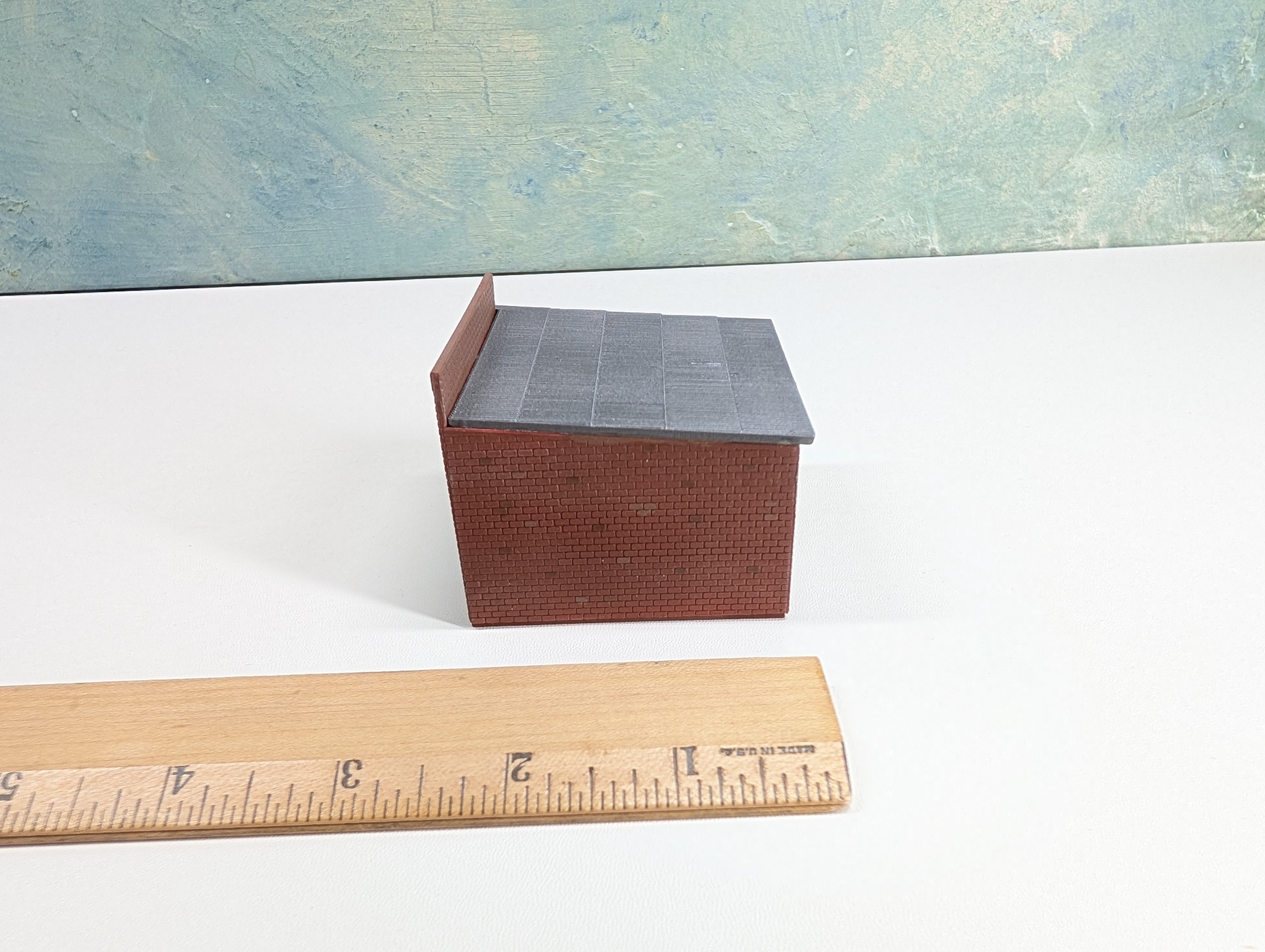 USED HO Scale Small Brick Garage
