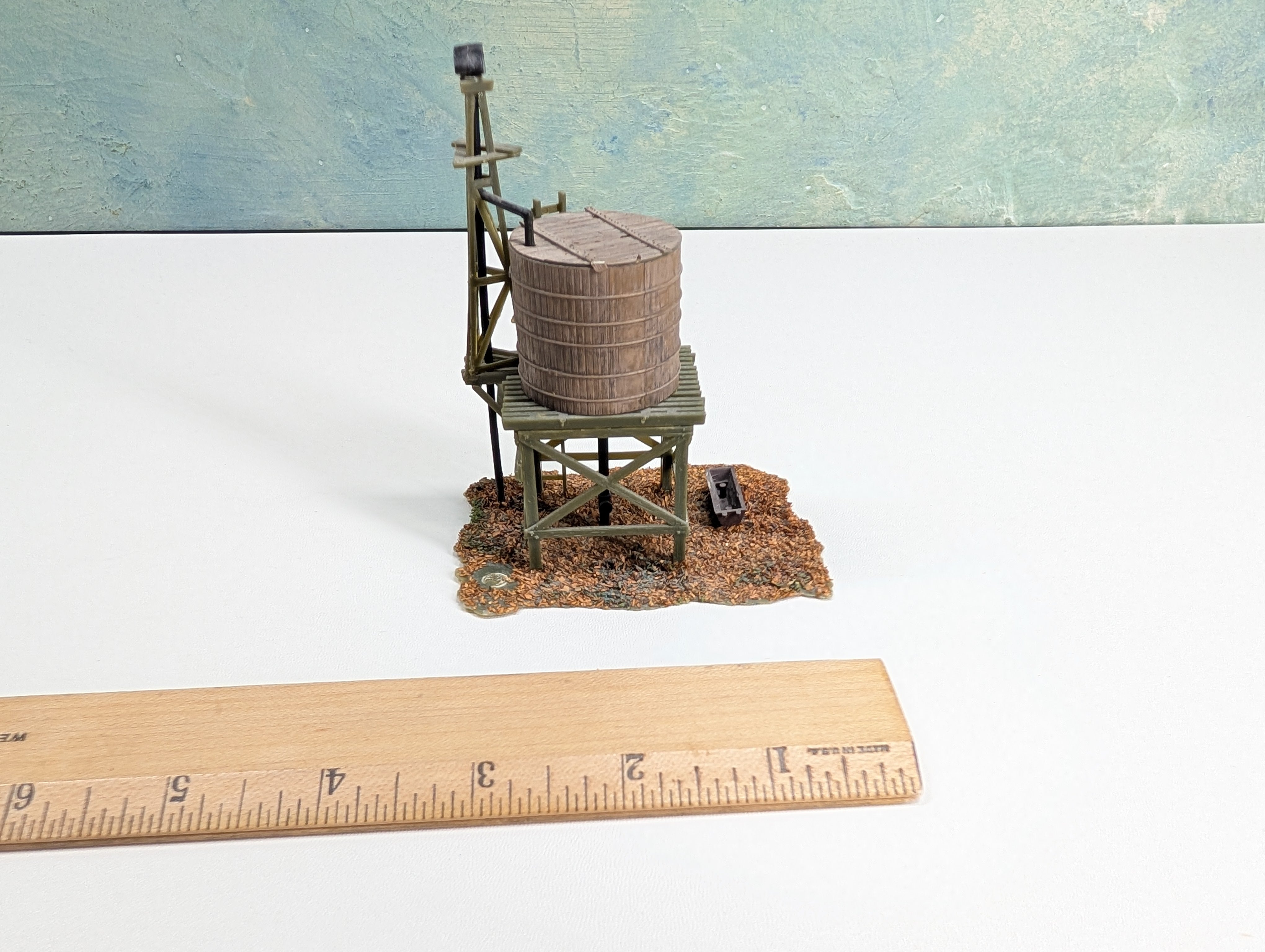 USED HO Scale Old Time Water Tower