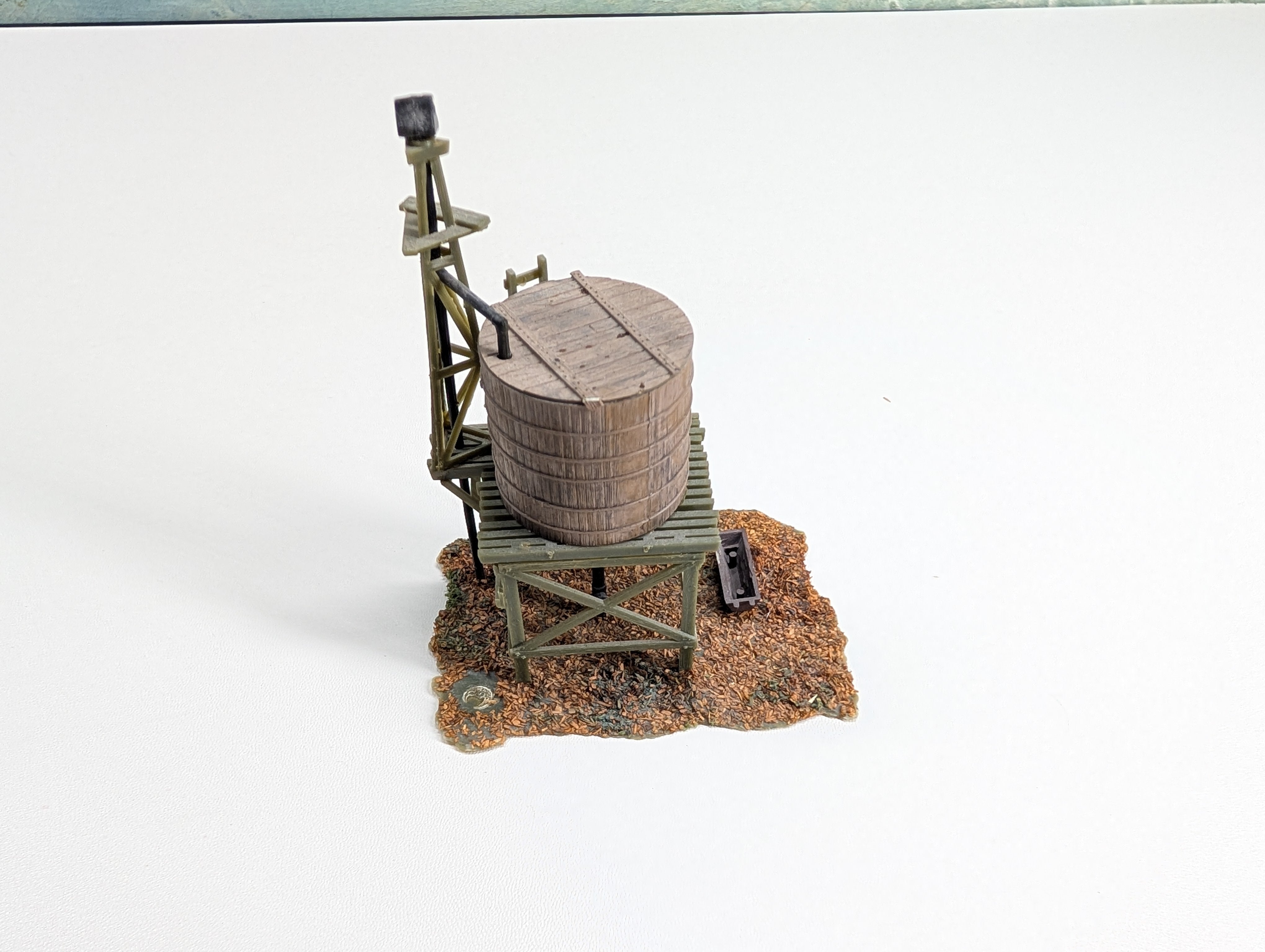 USED HO Scale Old Time Water Tower