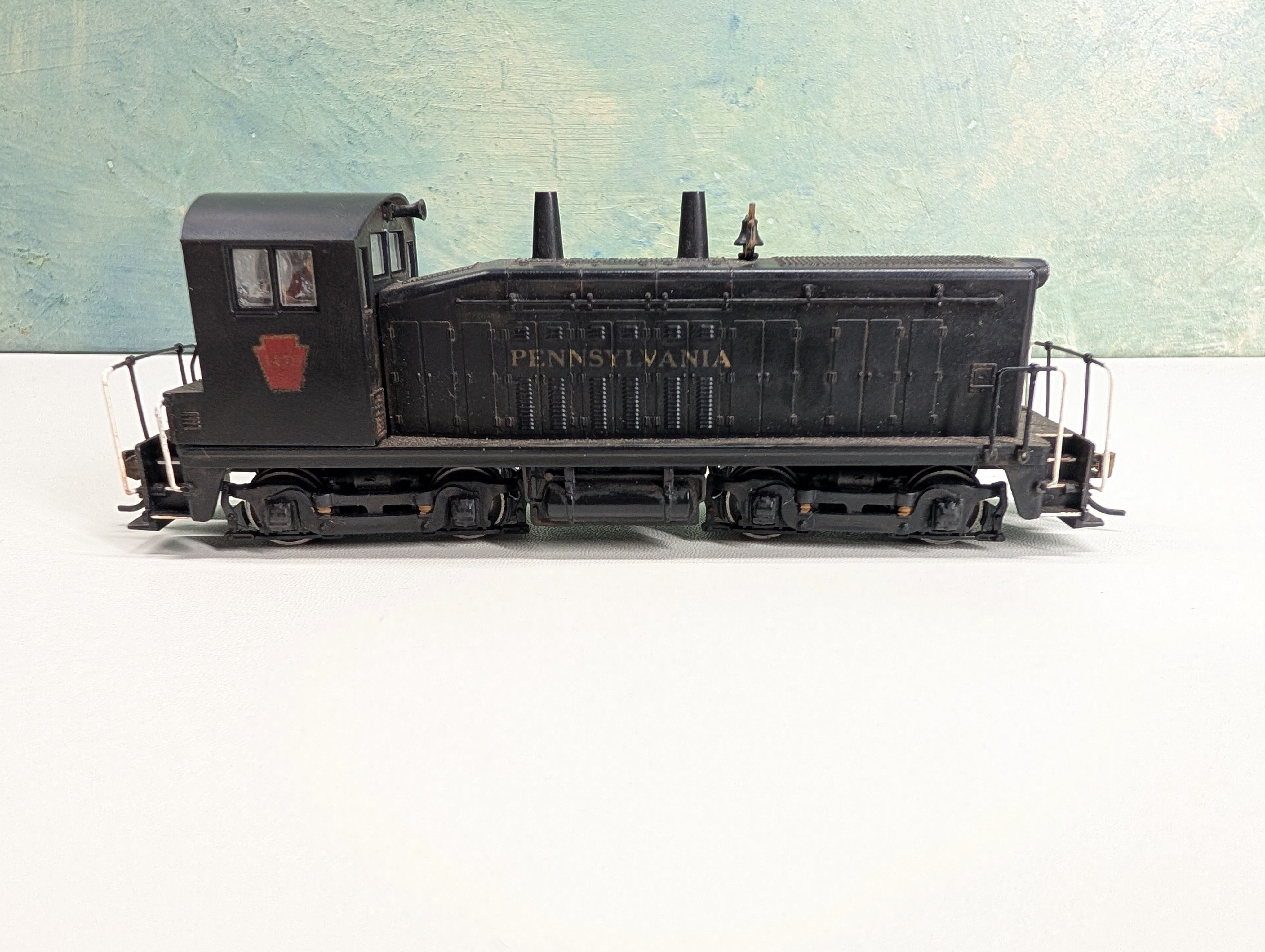 USED Athearn HO Scale Switcher Diesel Locomotive Pennsylvania PRR Weathered & Runs Great! DC