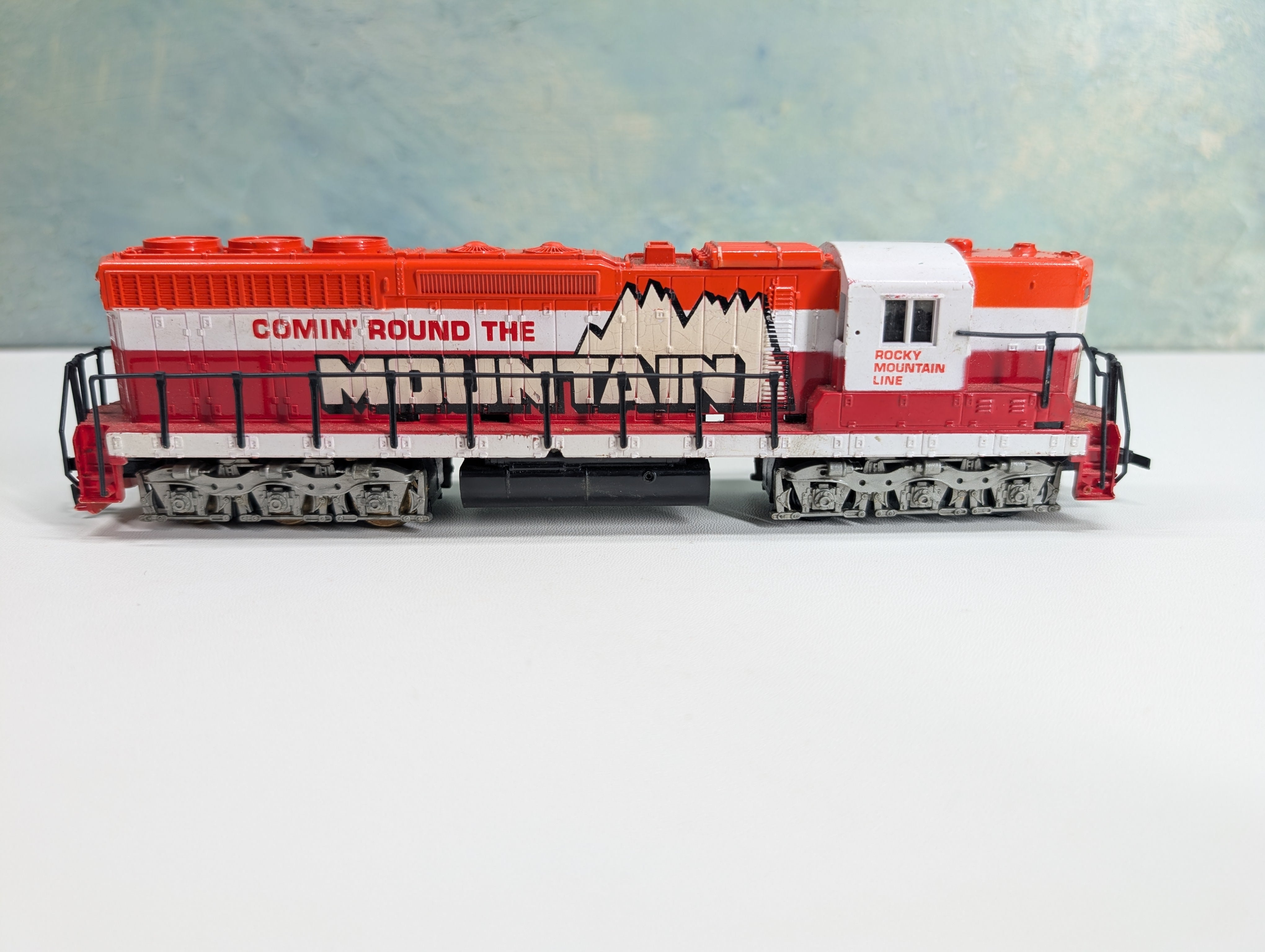 USED Tyco HO Scale SD-24 Diesel Locomotive Rocky Mountain Line Runs Great! DC