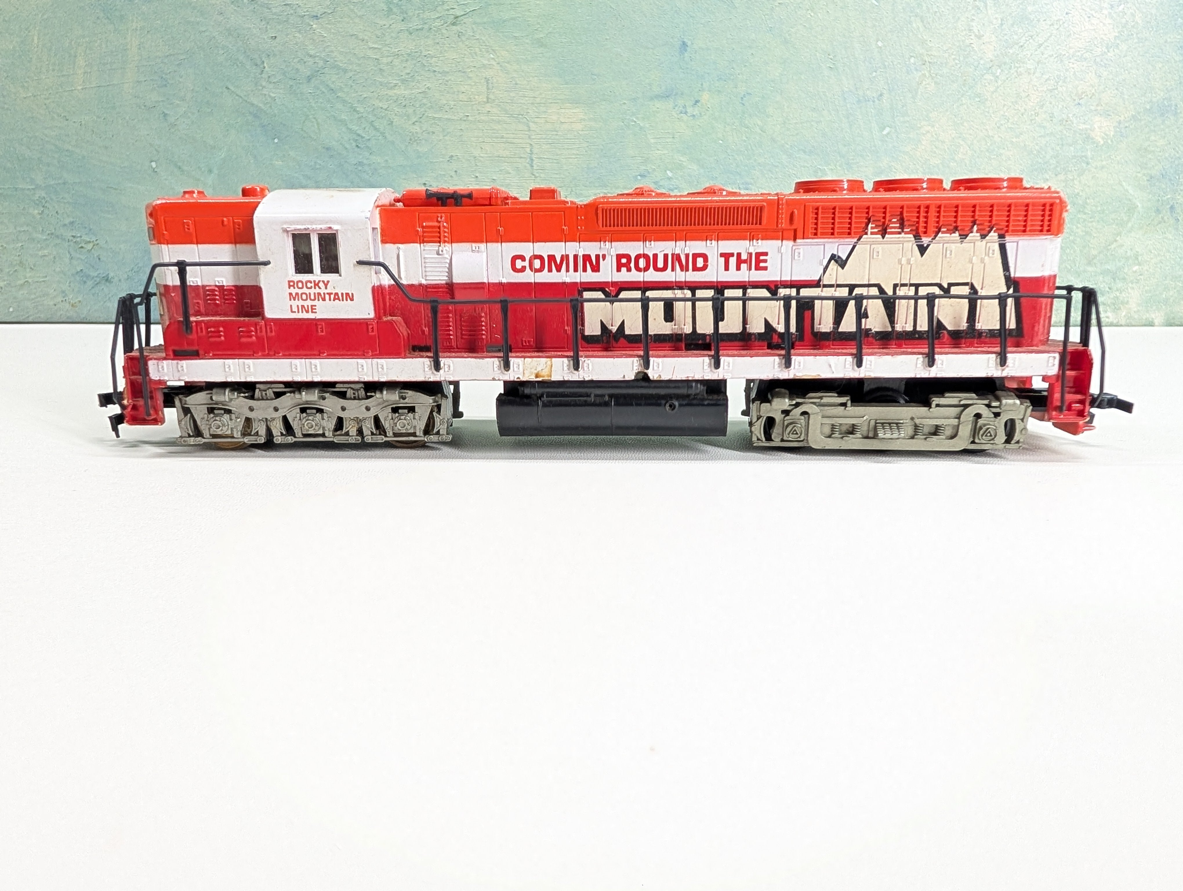 USED Tyco HO Scale SD-24 Diesel Locomotive Rocky Mountain Line Runs Great! DC
