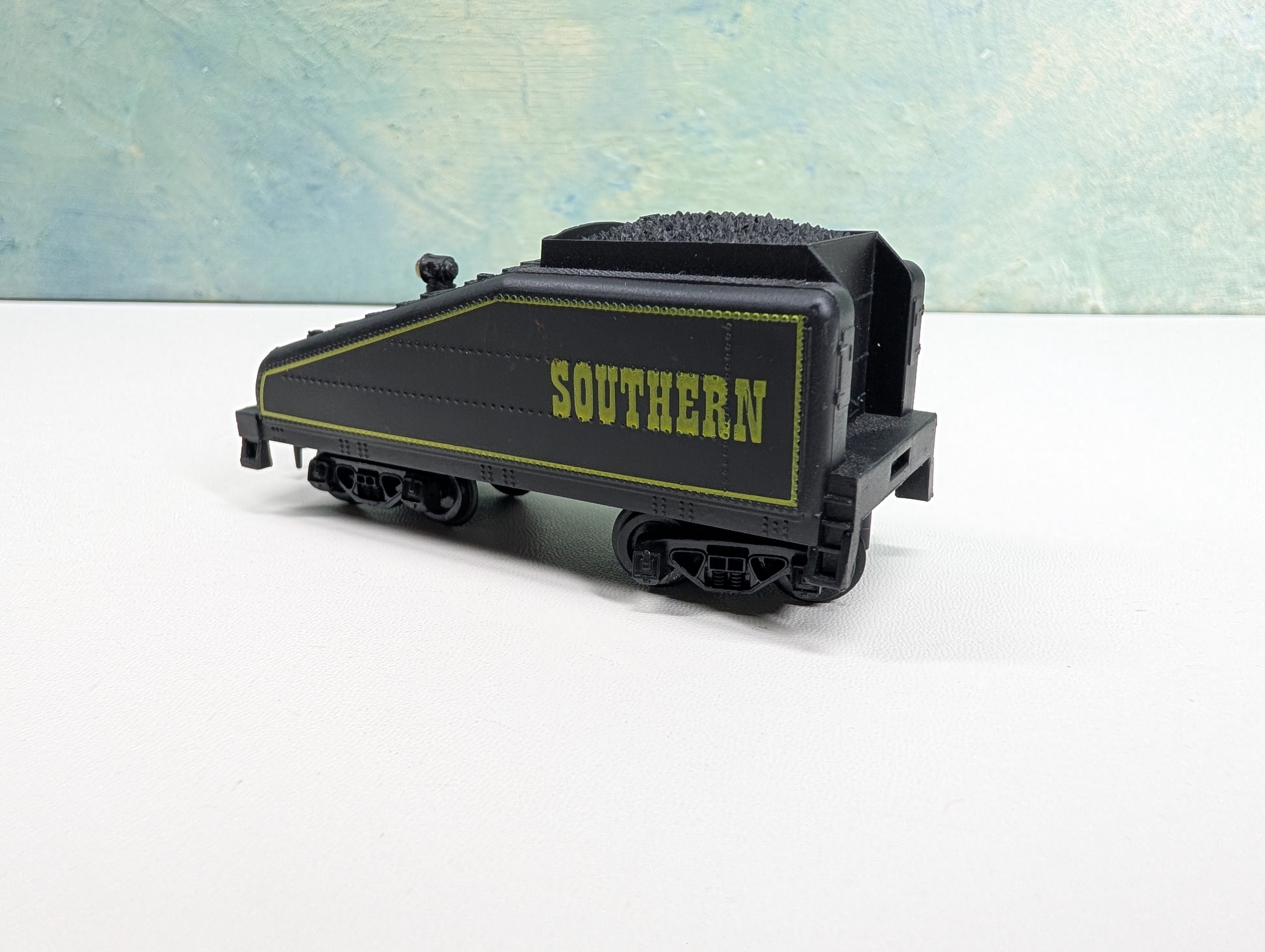 USED HO Scale Non-Powered Sloped Tender Southern