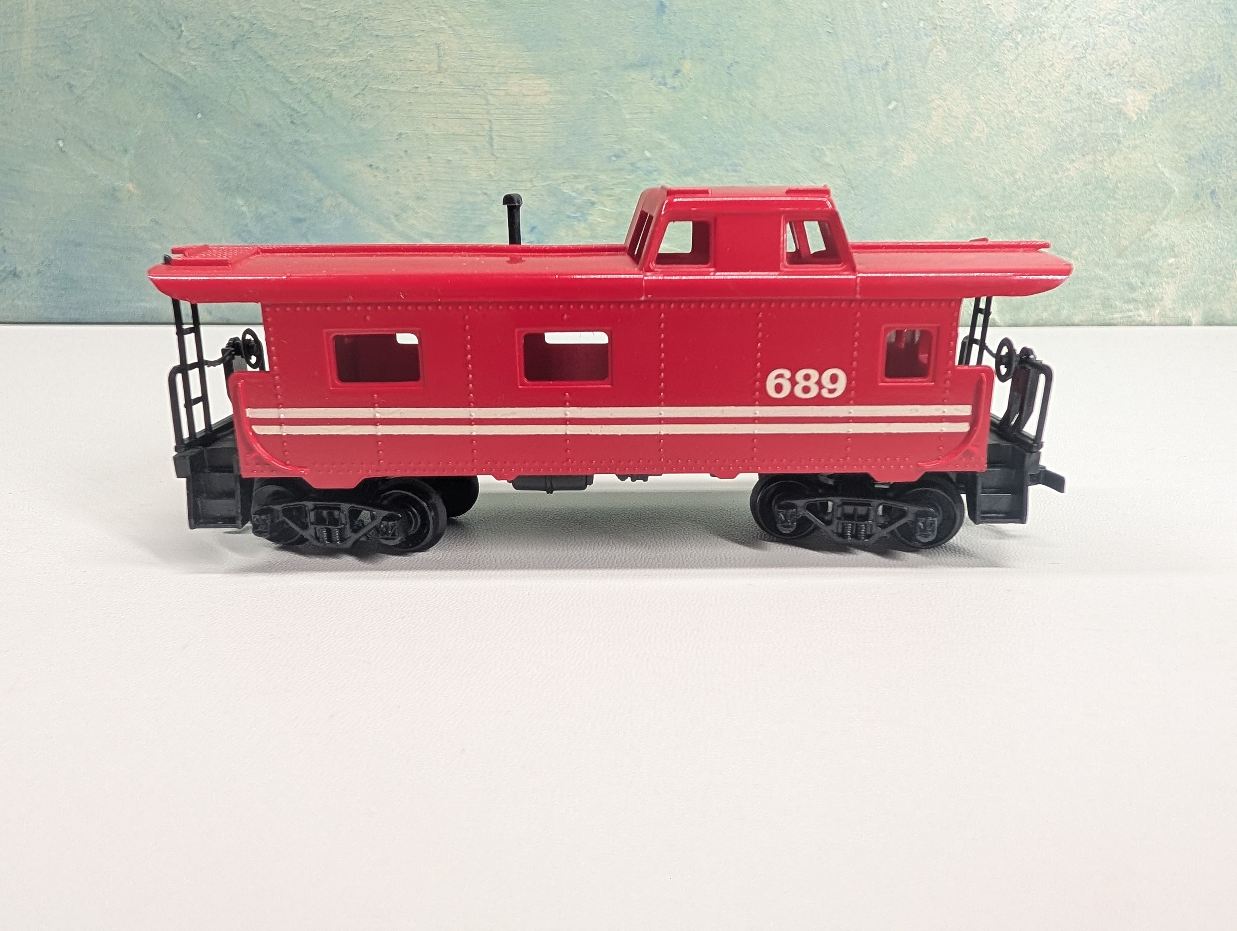 USED Tyco HO Scale Caboose #689