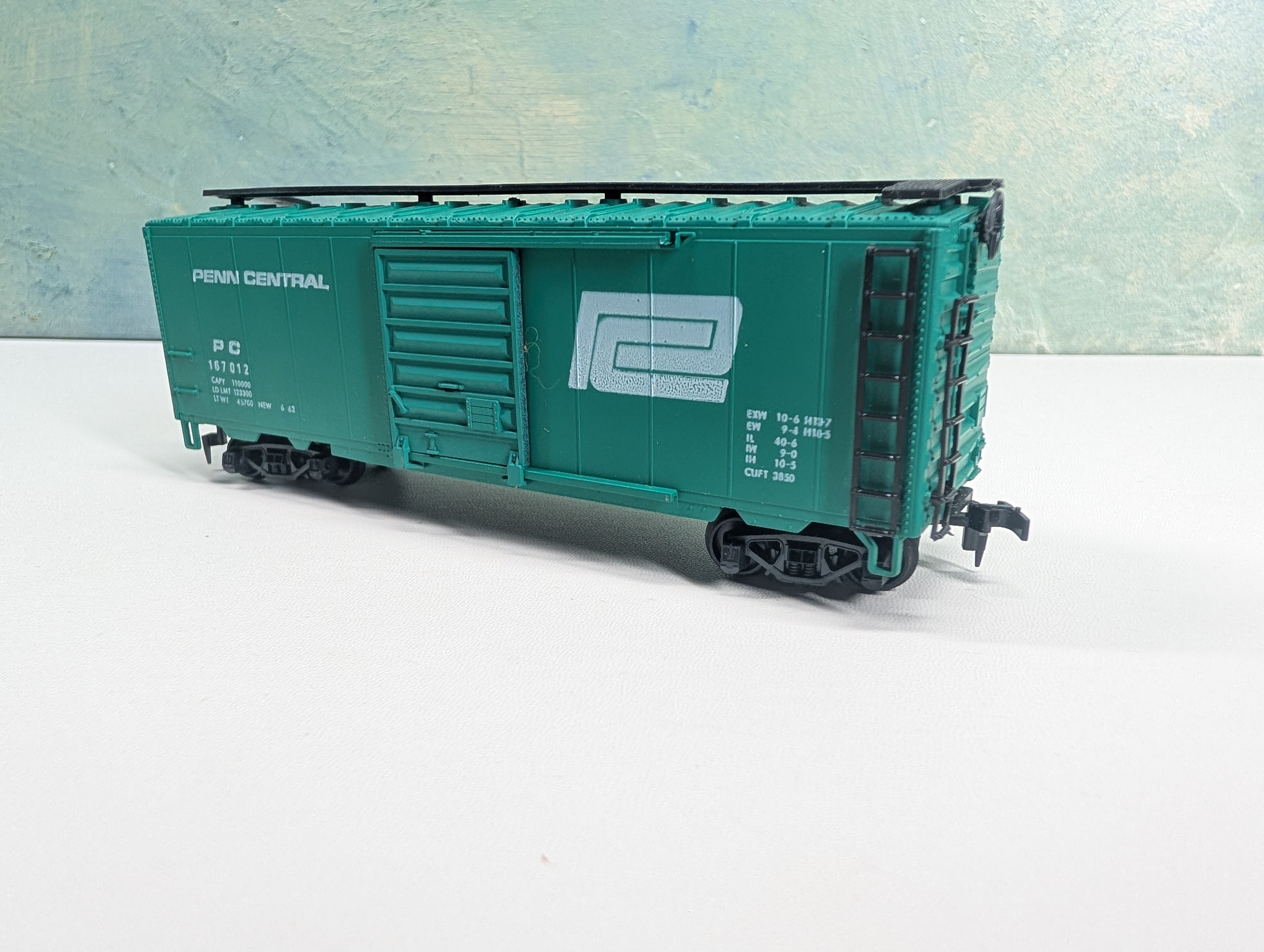 USED ROCO HO Scale 40' Box Car Penn Central PC #167012