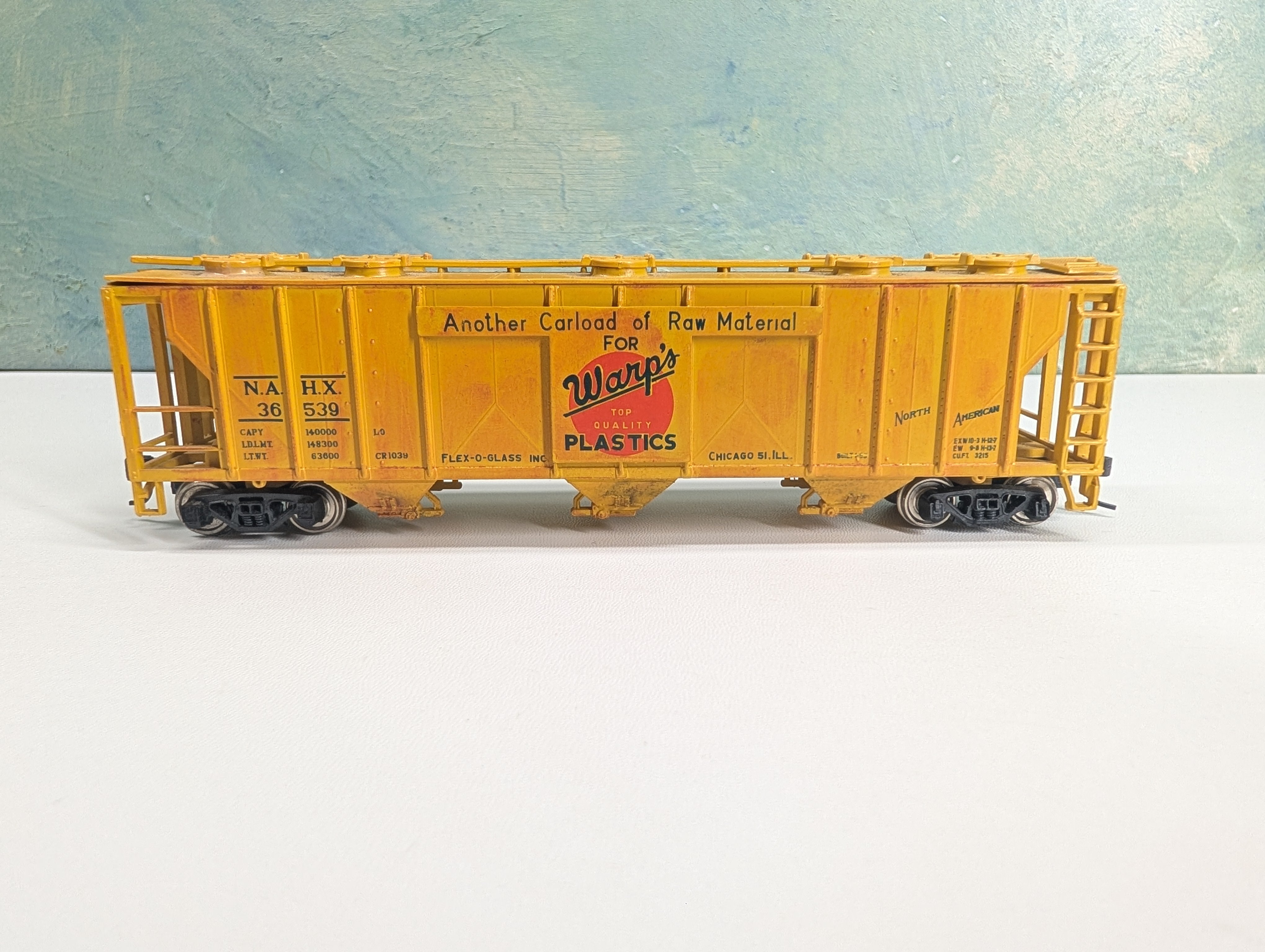 USED AHM HO Scale 3 Bay Covered Hopper Warp's Plastics NAHX #36539 Weathered, Metal Wheels