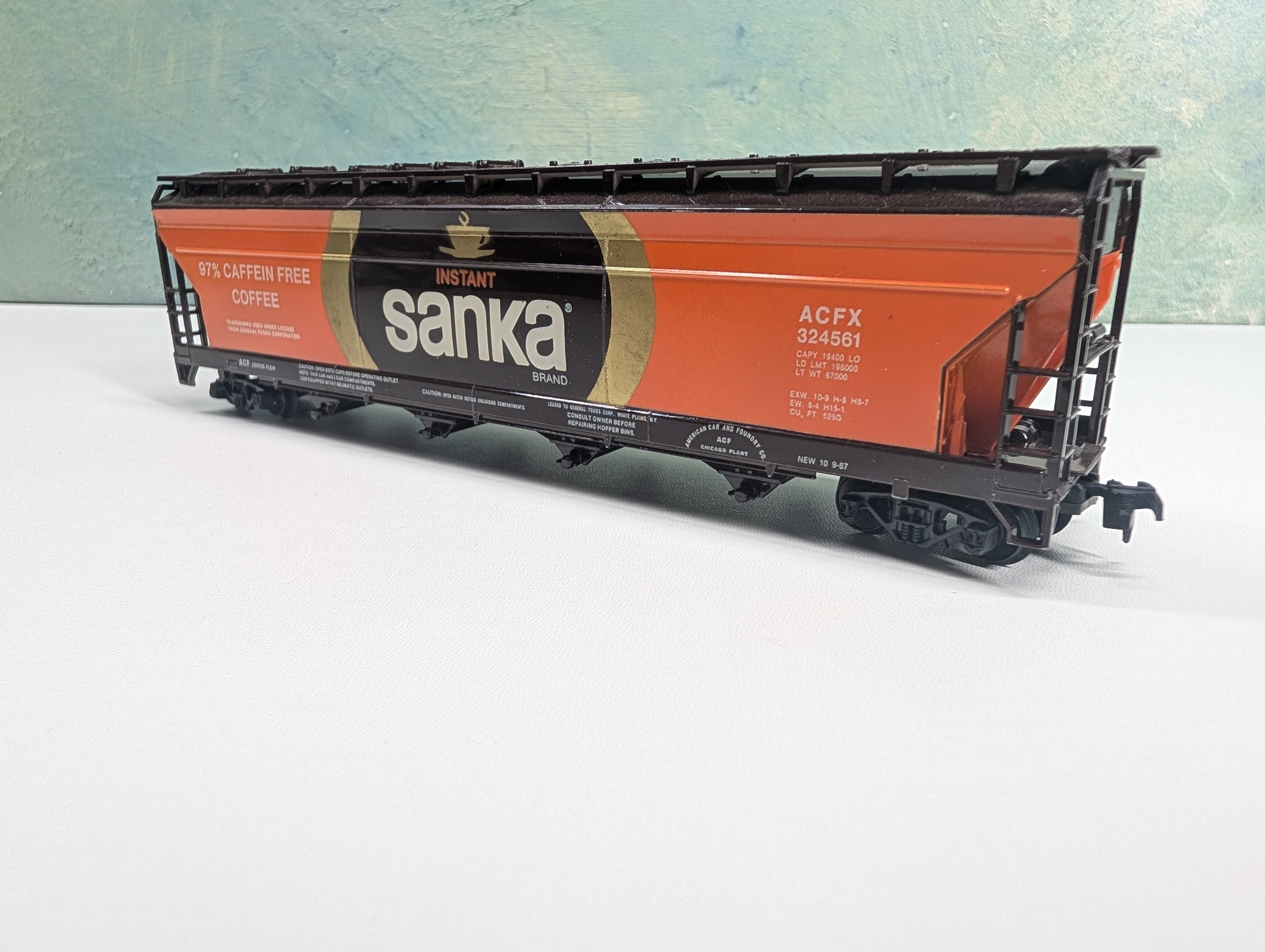 USED Tyco HO Scale 4 Bay ACF Center Flow Covered Hopper Instant Sanka Coffee ACFX #324561
