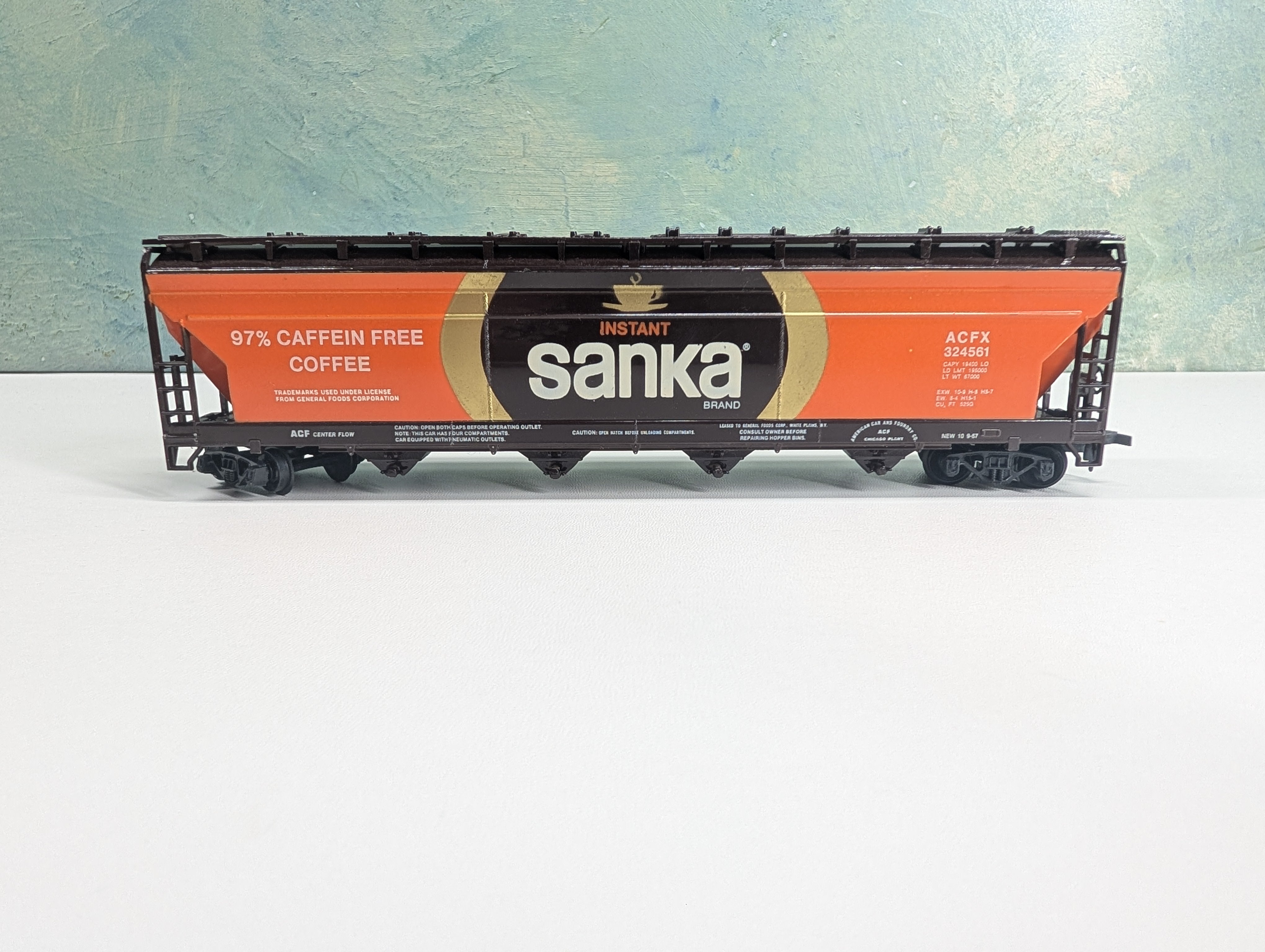 USED Tyco HO Scale 4 Bay ACF Center Flow Covered Hopper Instant Sanka Coffee ACFX #324561