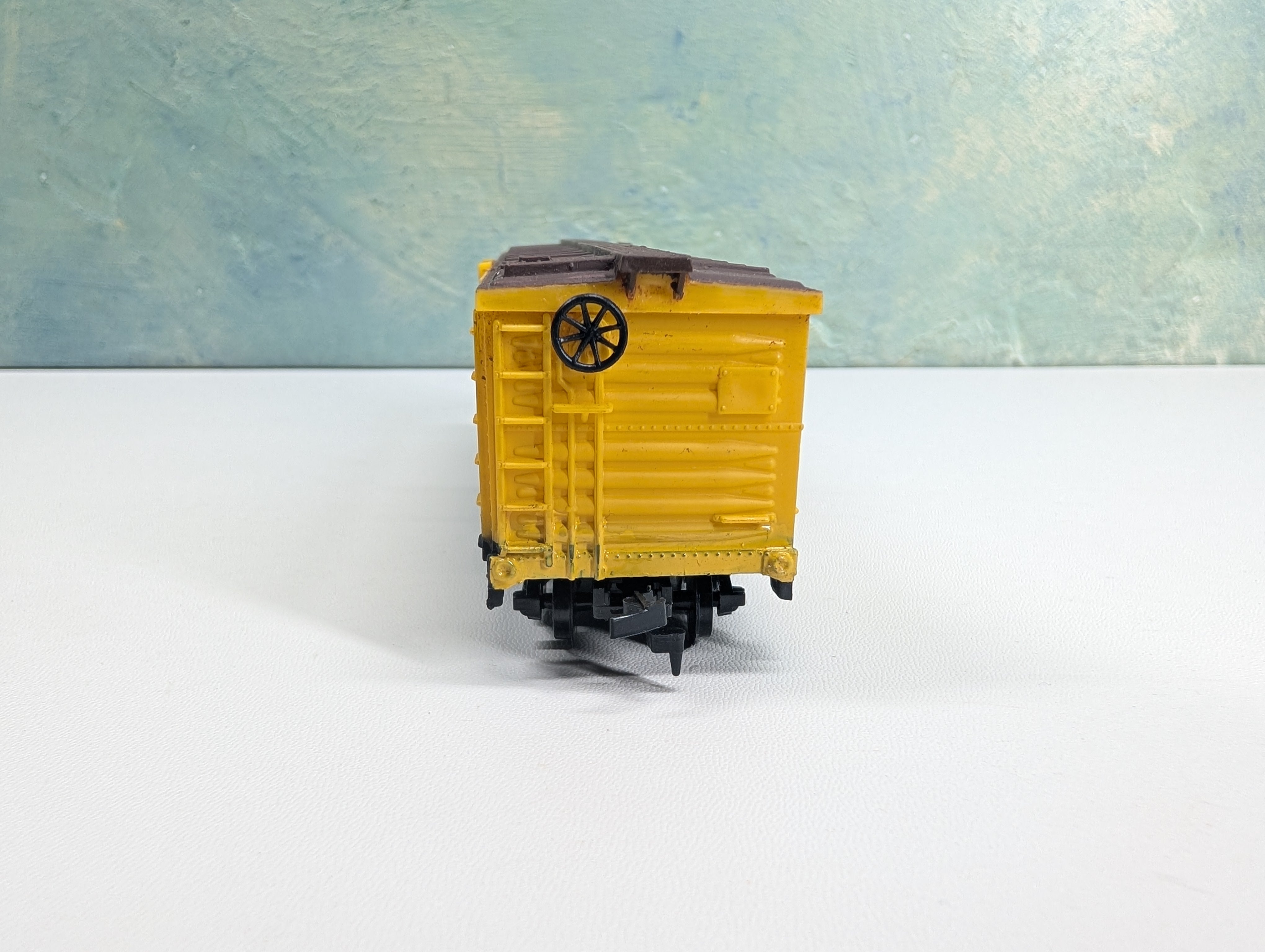 USED Life-Like 8460 HO Scale Cattle Livestock Car MKT #4702