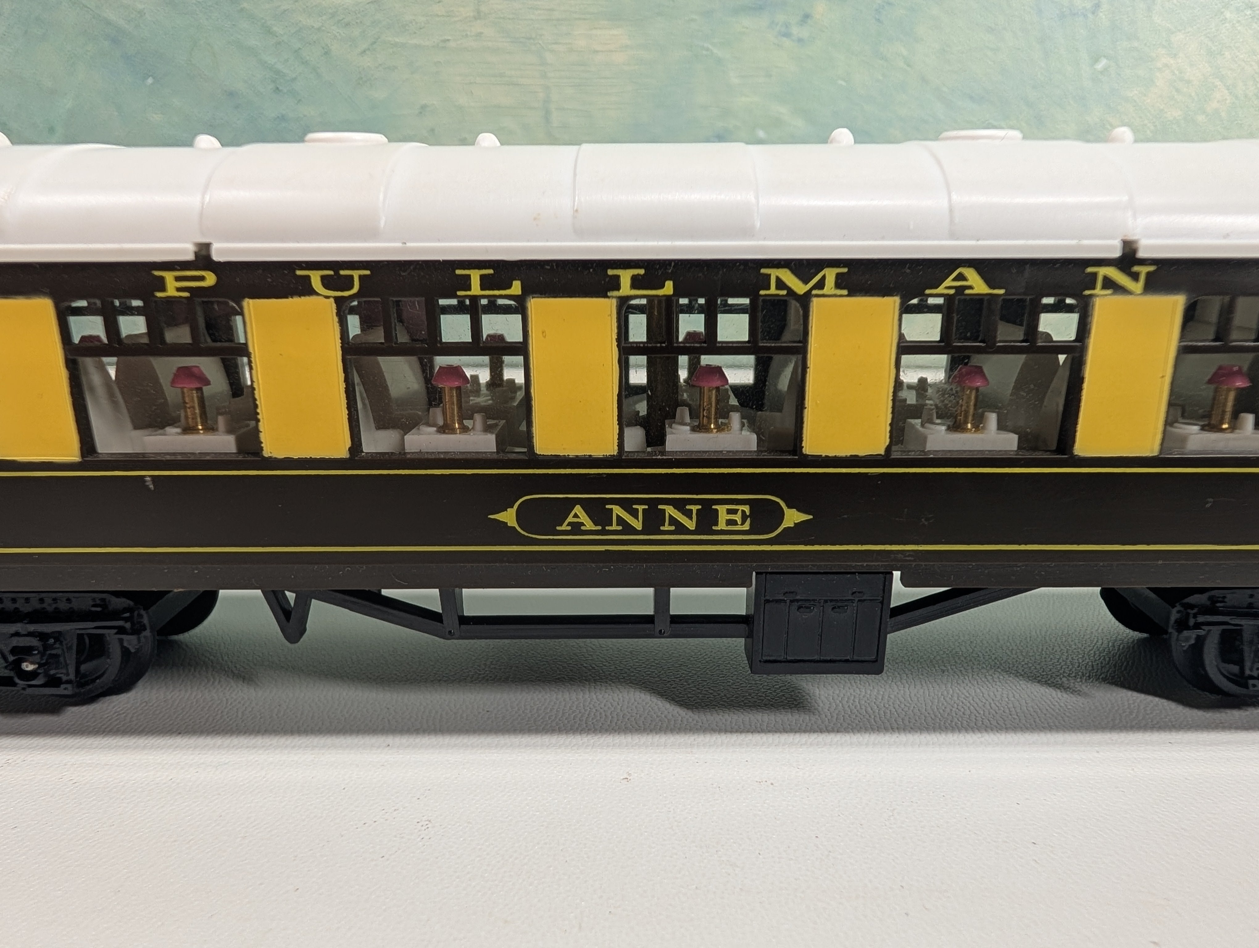 USED Tri-Ang R228 HO Scale OO First Class Passenger Car, White Top Anne w/ Detailed Interiors