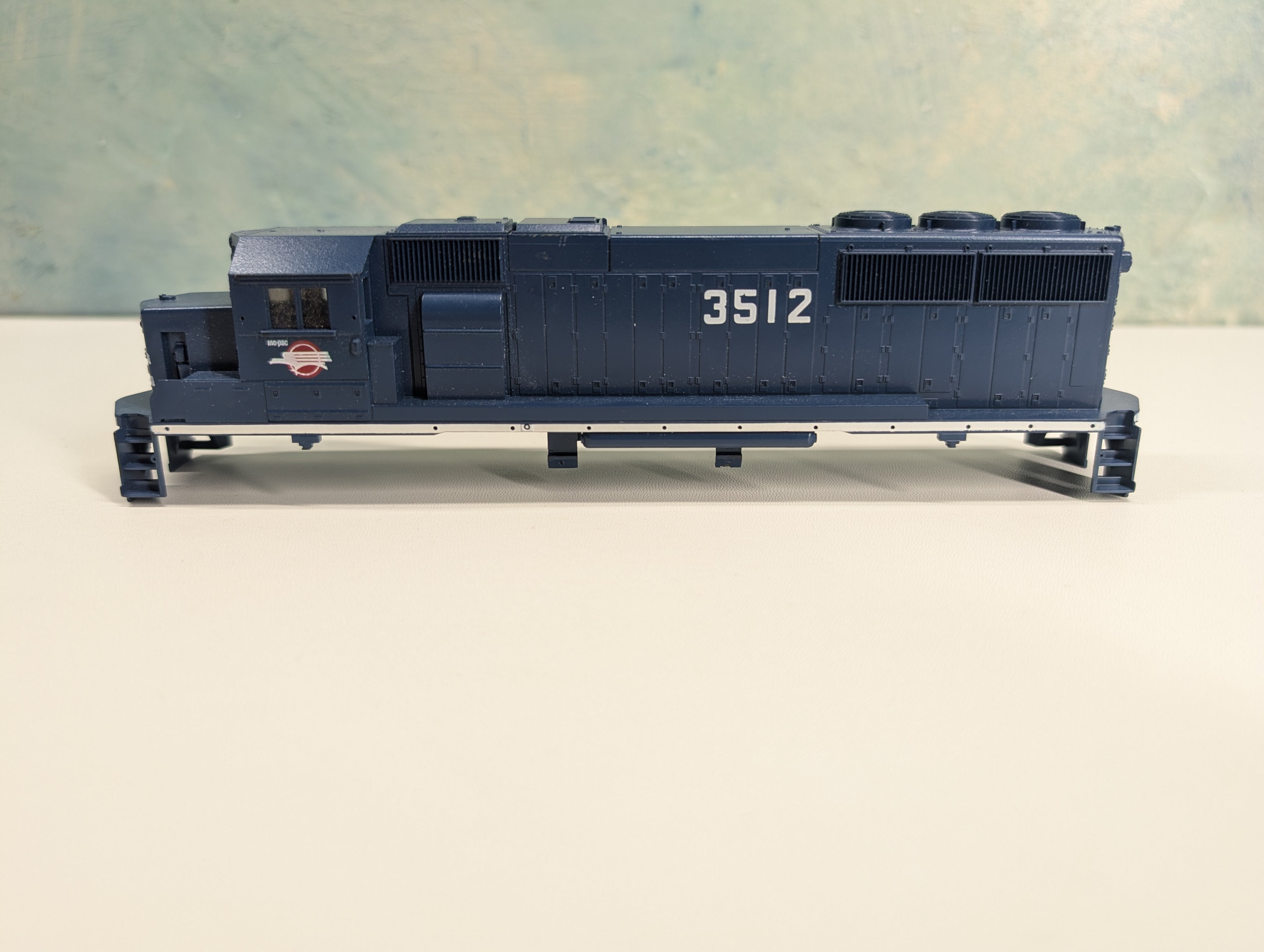 USED Athearn HO Scale GP-50 Diesel Locomotive Shell Only Missouri Pacific MP #3512