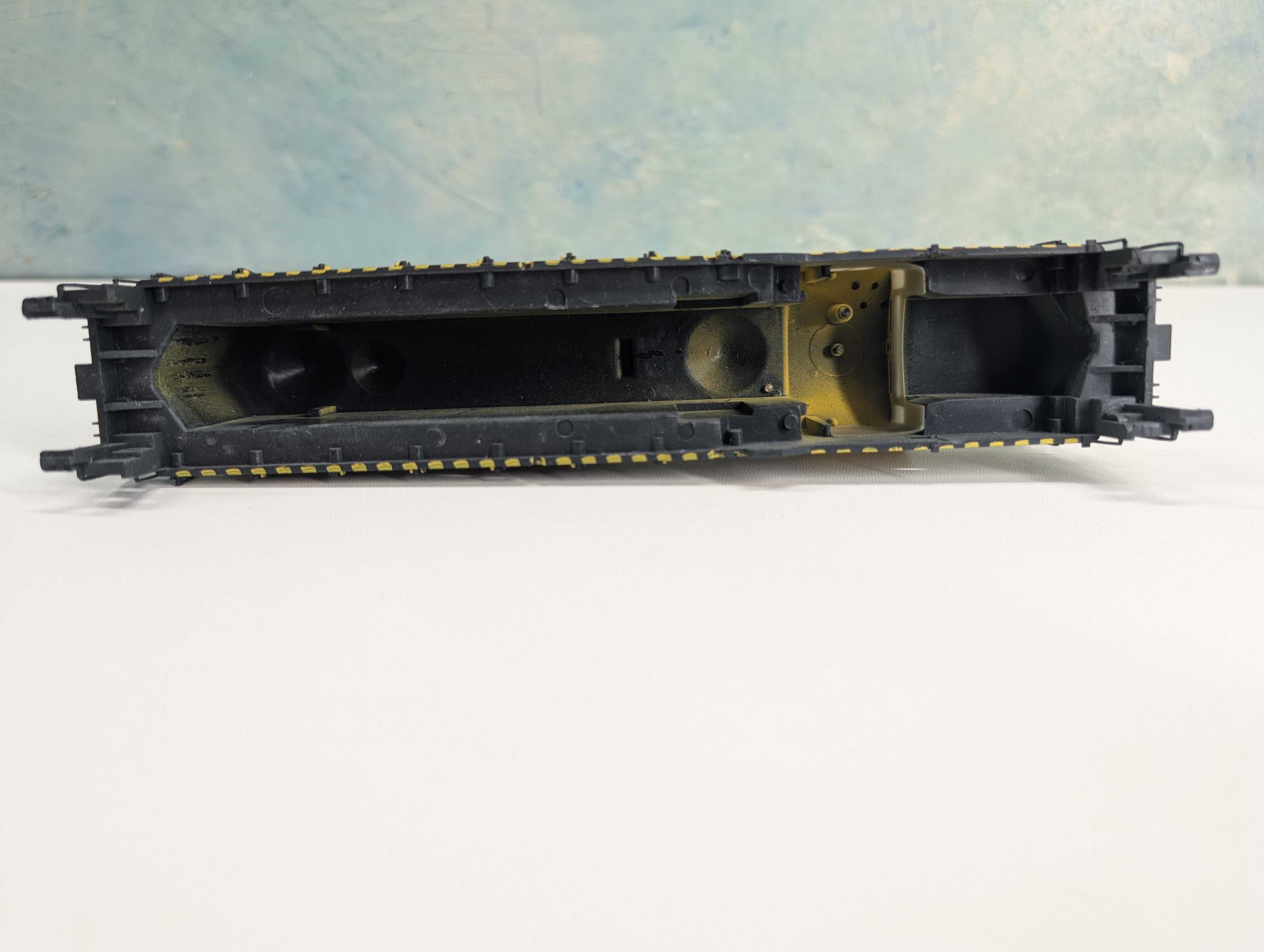USED Mantua HO Scale GP-20 Diesel Locomotive Shell Only Susquehanna NYSW #2064