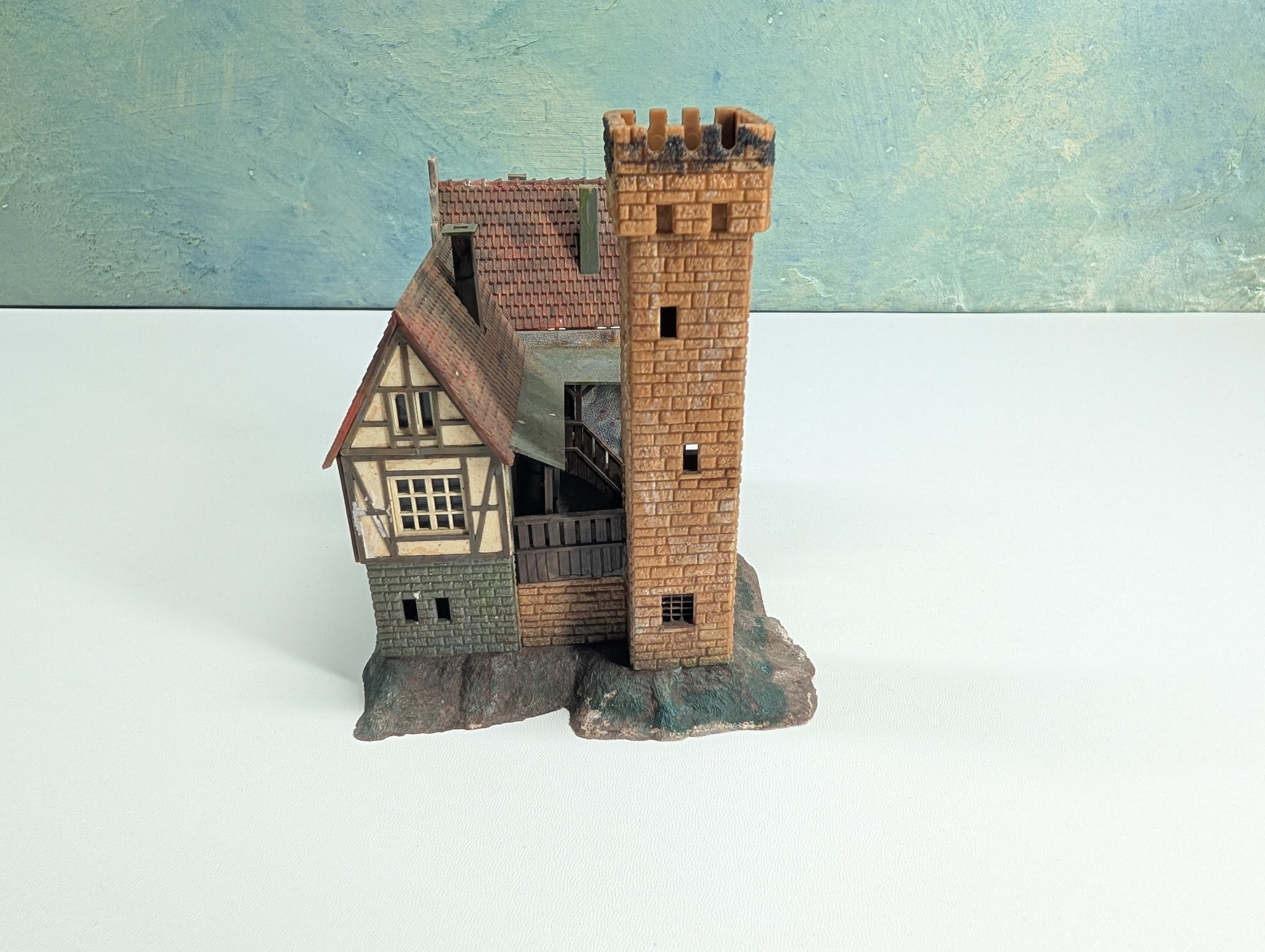 USED Faller 29201 N Scale Castle, German