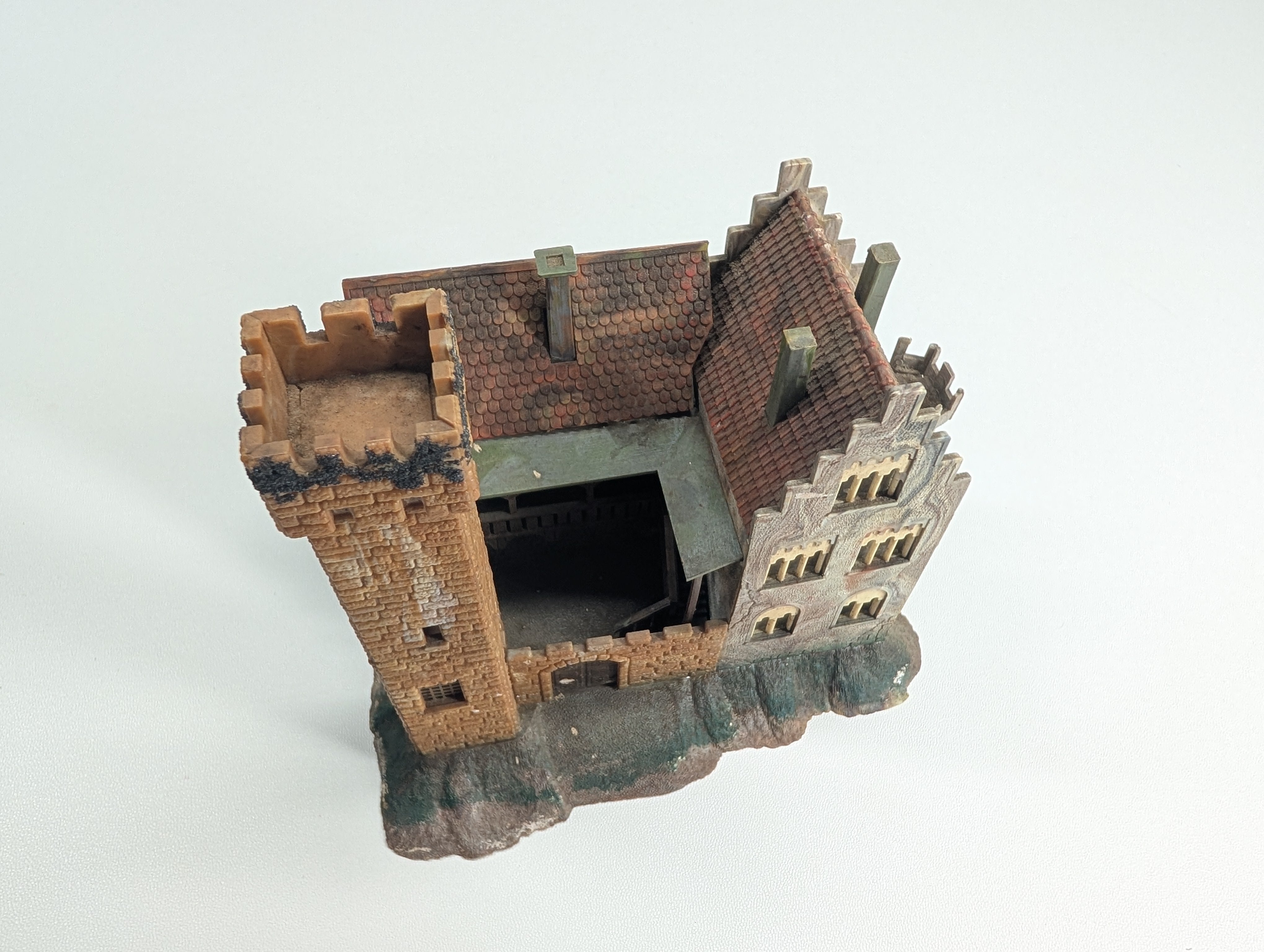 USED Faller 29201 N Scale Castle, German