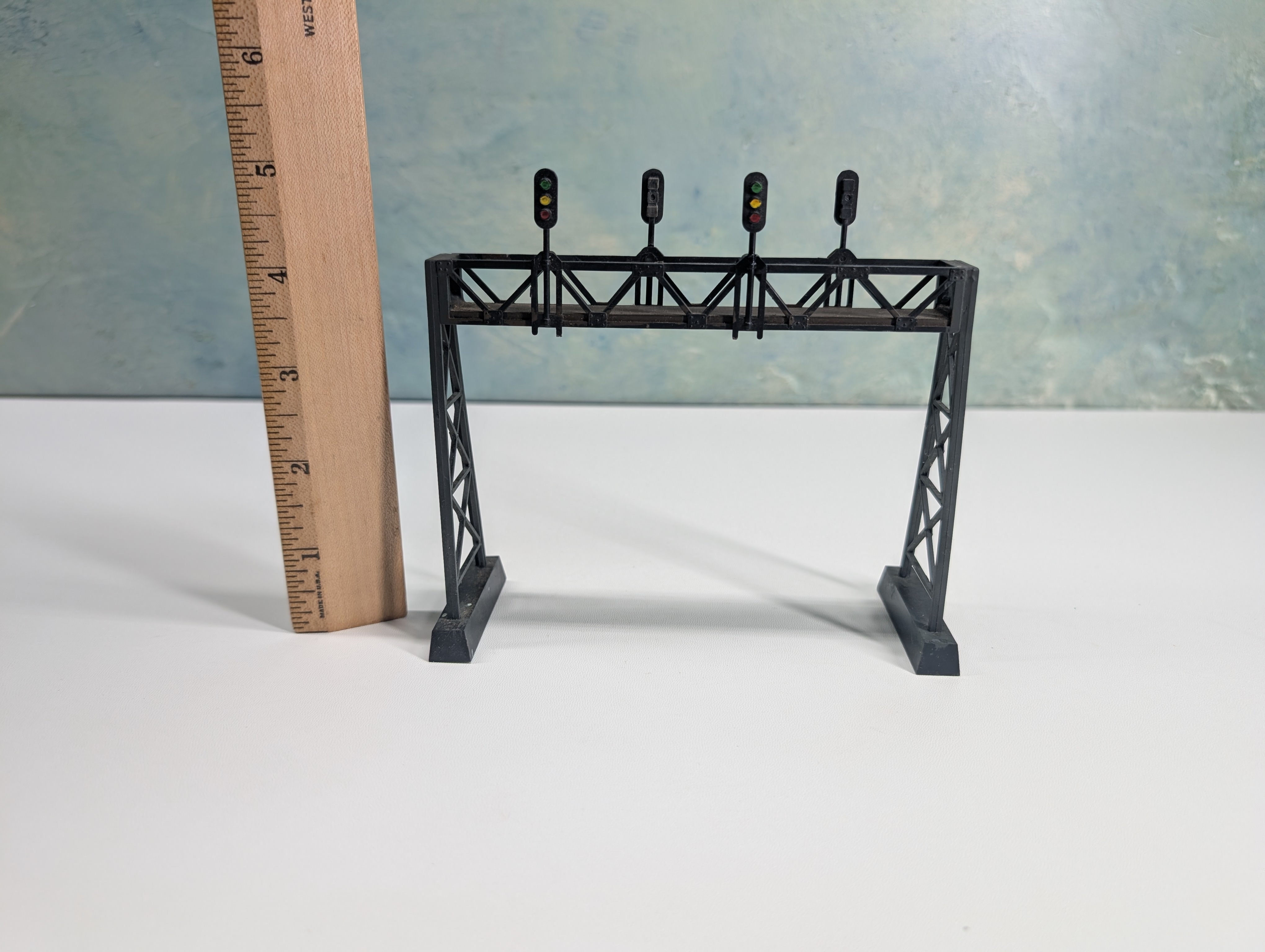 USED AHM 5613 HO Scale Signal Bridge