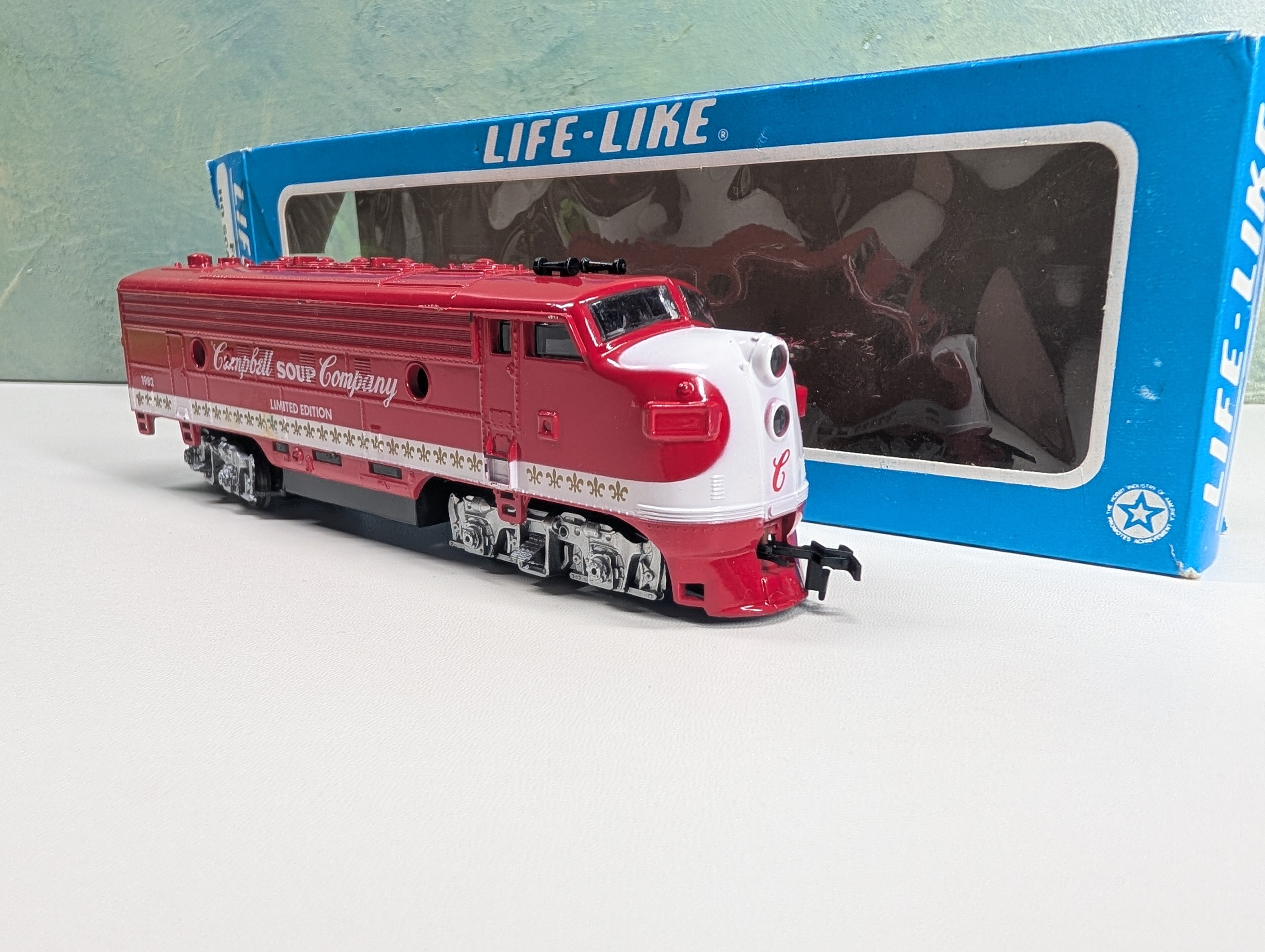 USED Life-Like HO Scale F-7A Diesel Locomotive Campbell's #1982 Tested! DC
