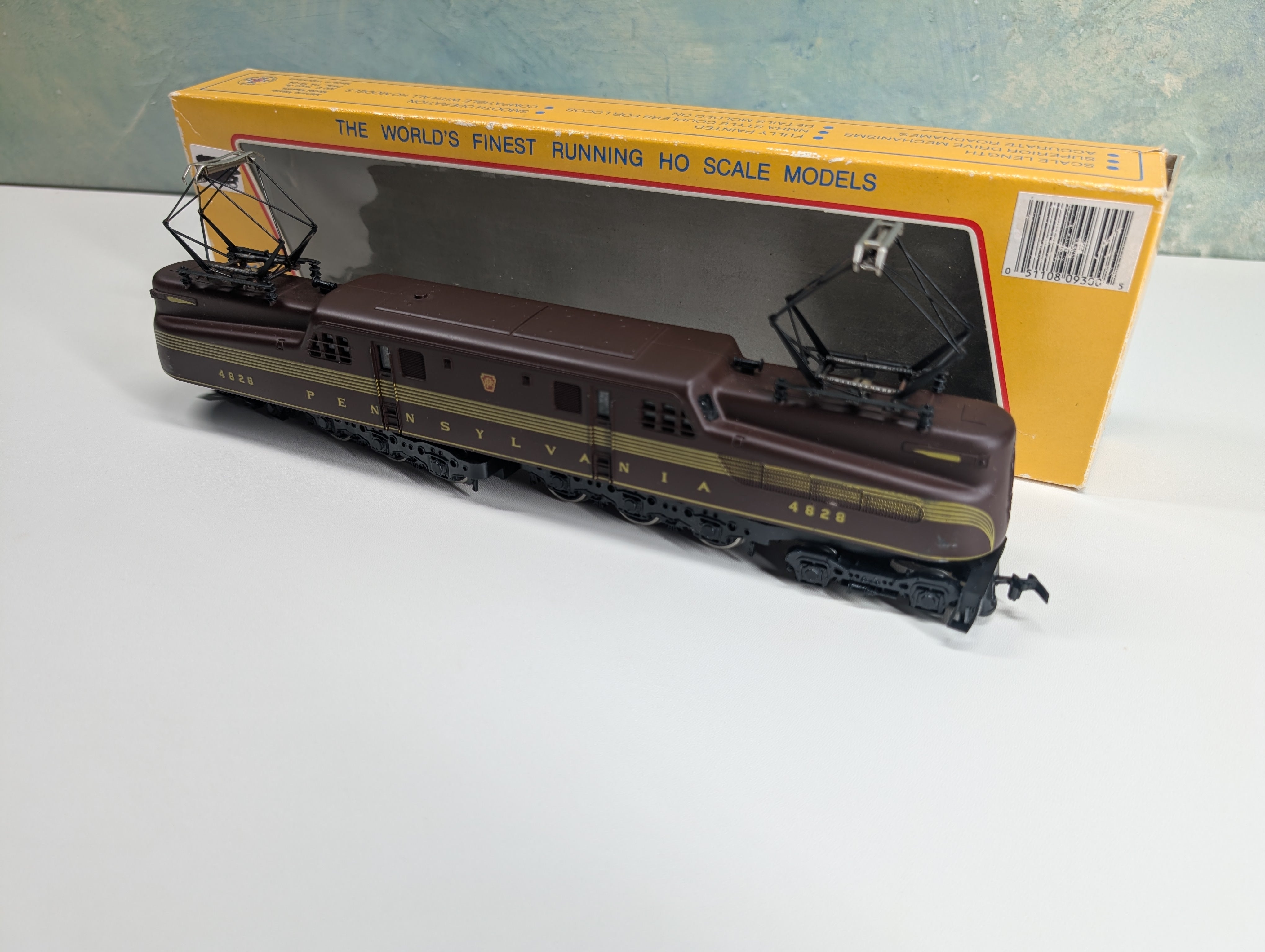 USED IHC HO Scale GG-1 Electric Locomotive Pennsylvania PRR #4828 Runs Great! DC