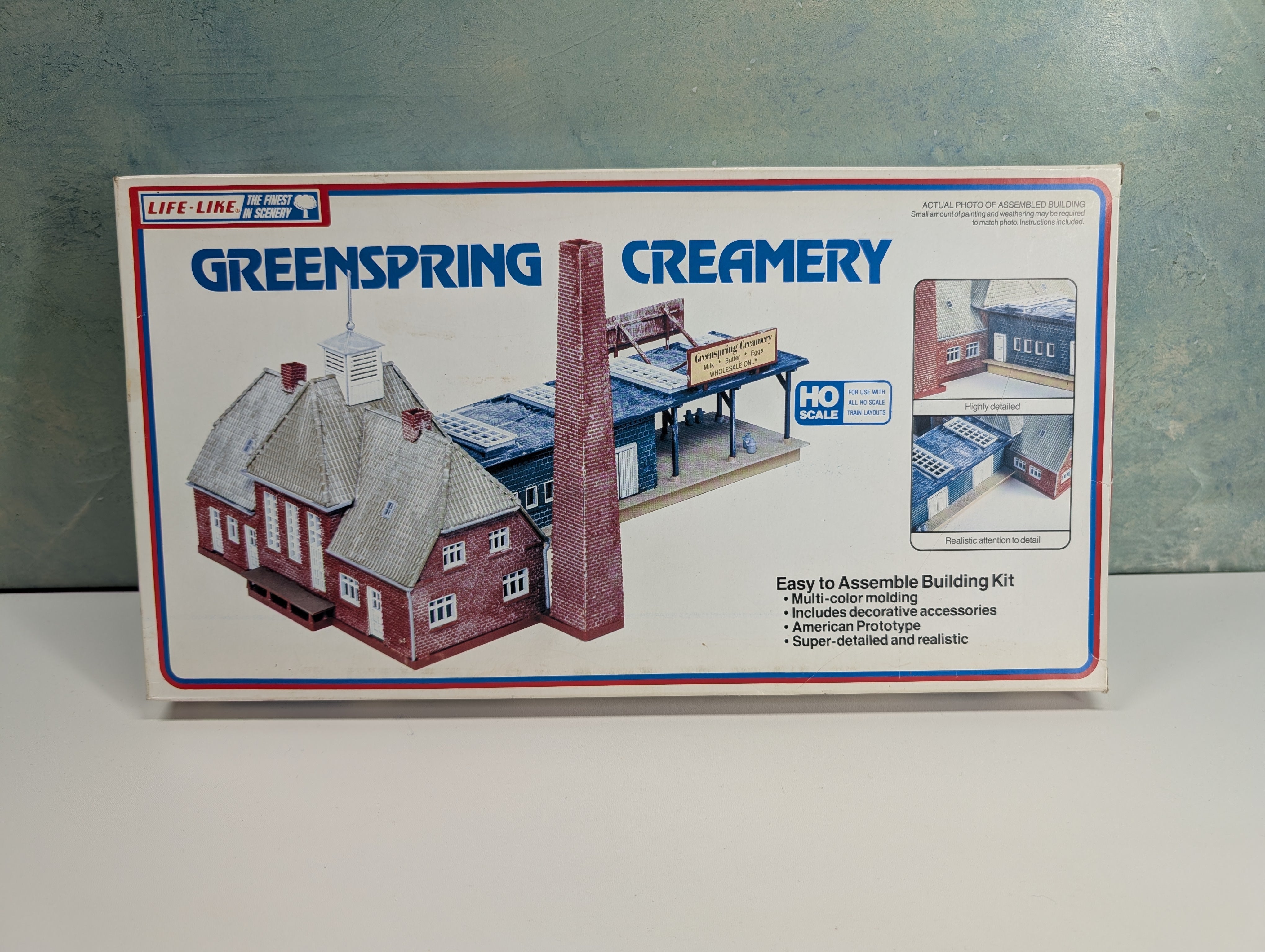 USED Life-Like 1367 HO Scale Greenspring Creamery, Milk, Butter, Eggs KIT