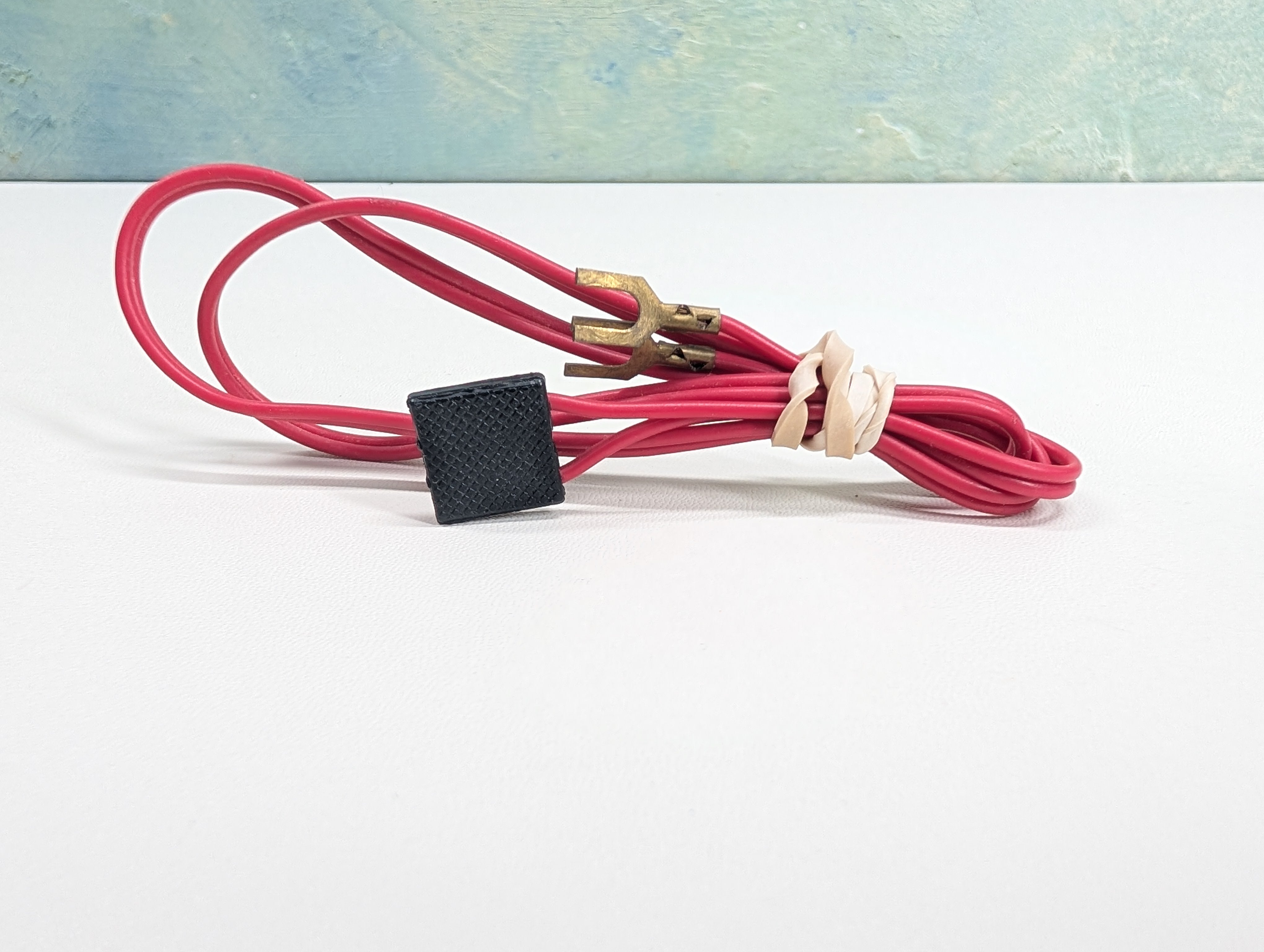 USED Bachmann HO Scale Red Track Power Wire w/ Modern Connector & Spades