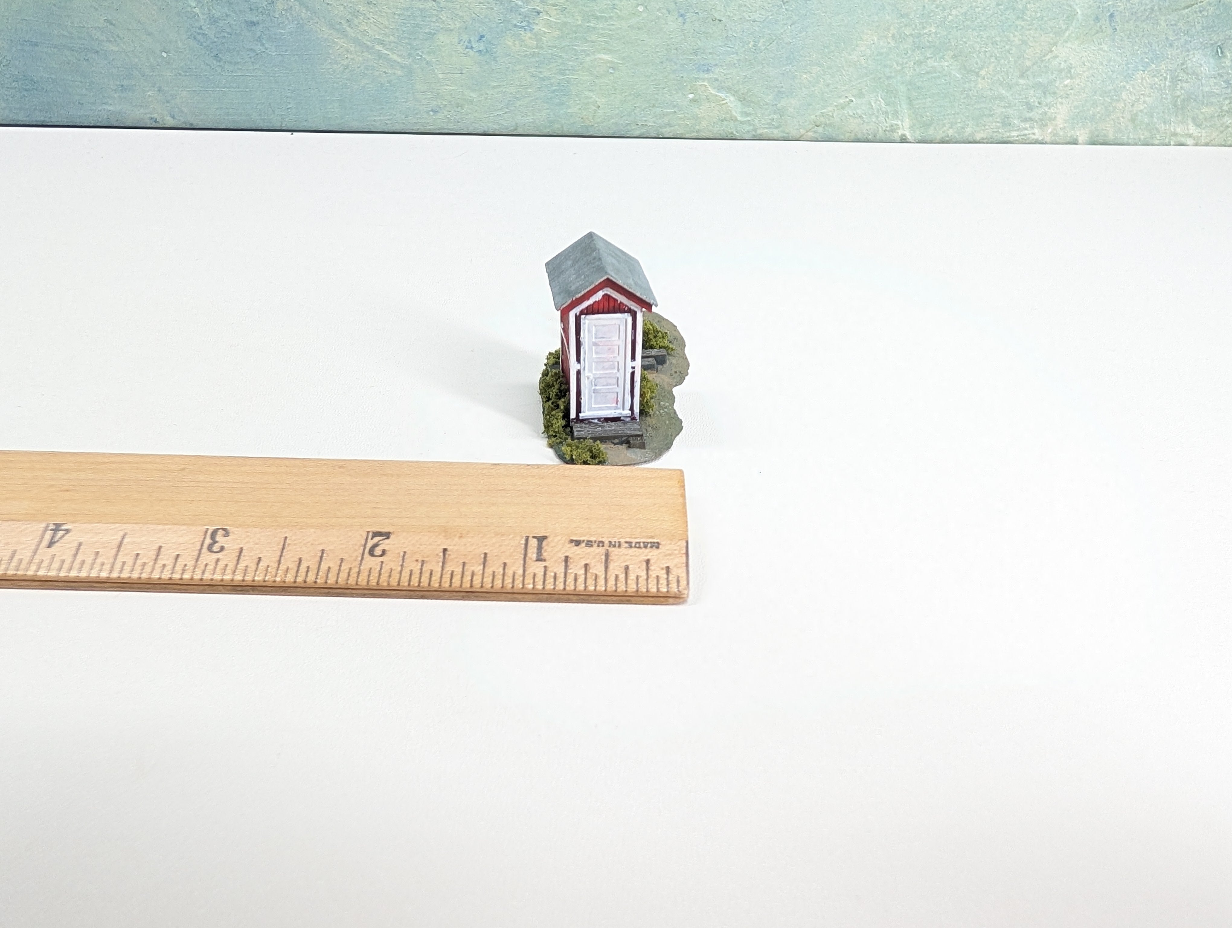 USED HO Scale Red Out House