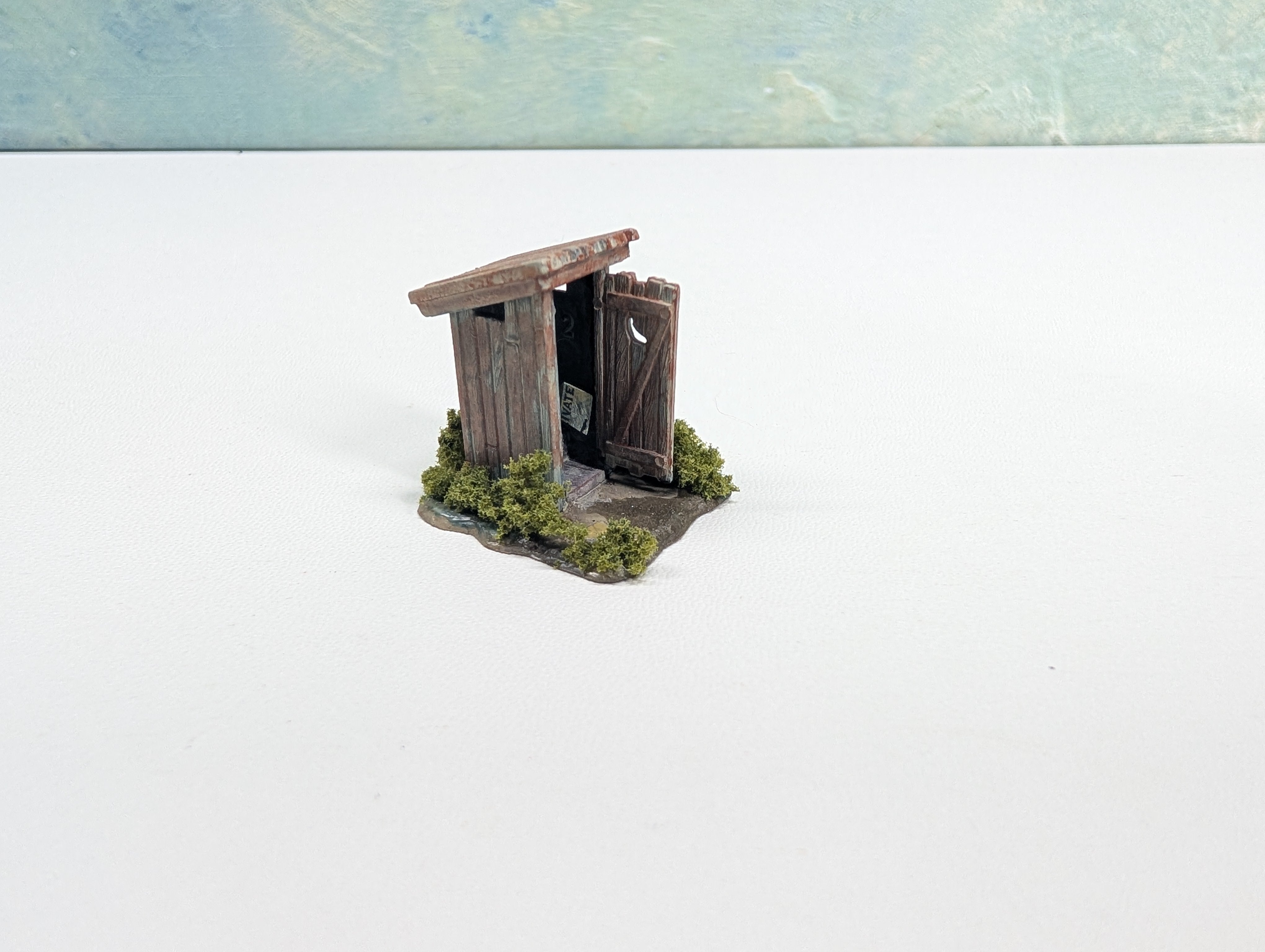 USED HO Scale Small Out House