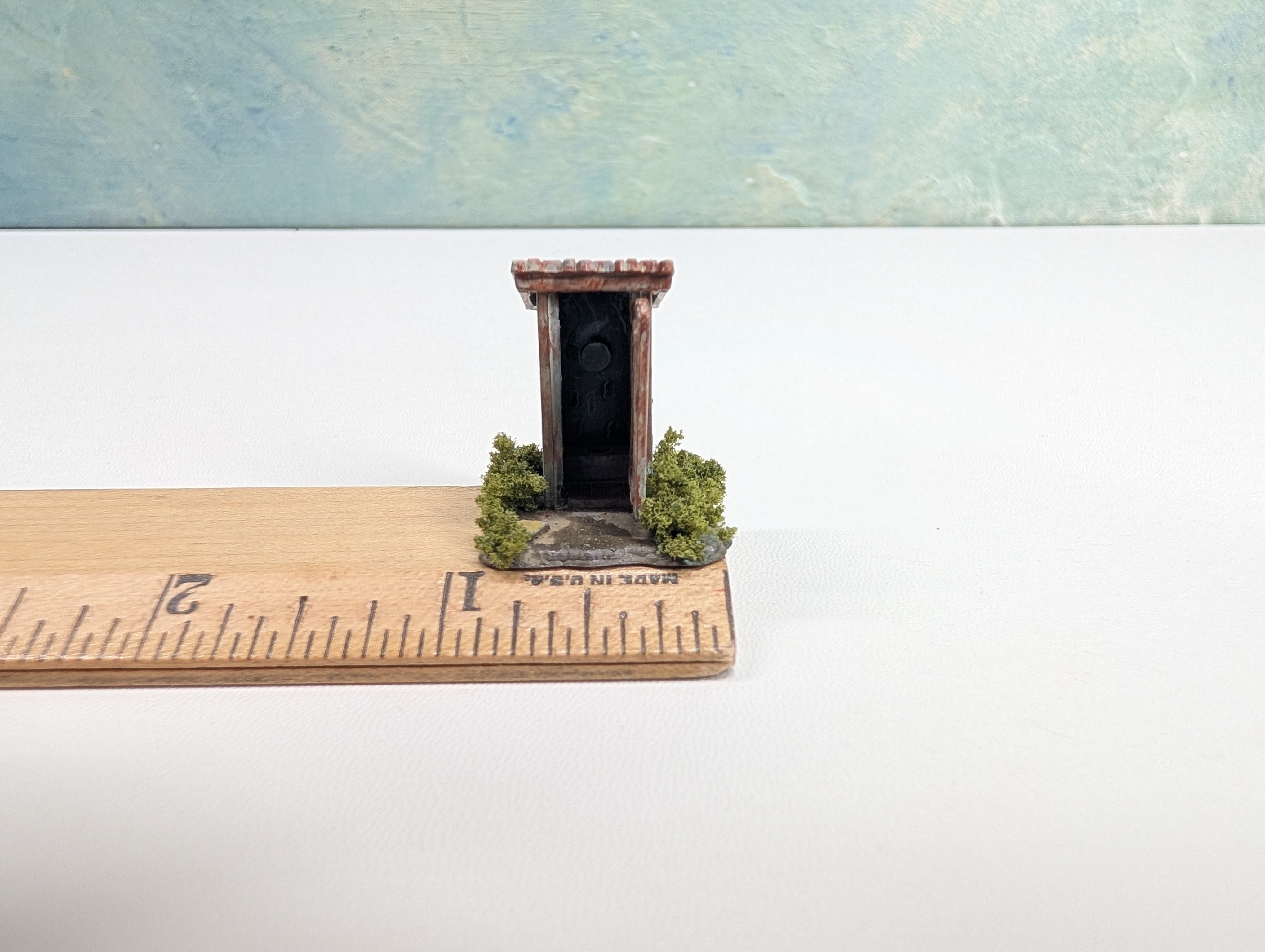USED HO Scale Small Out House
